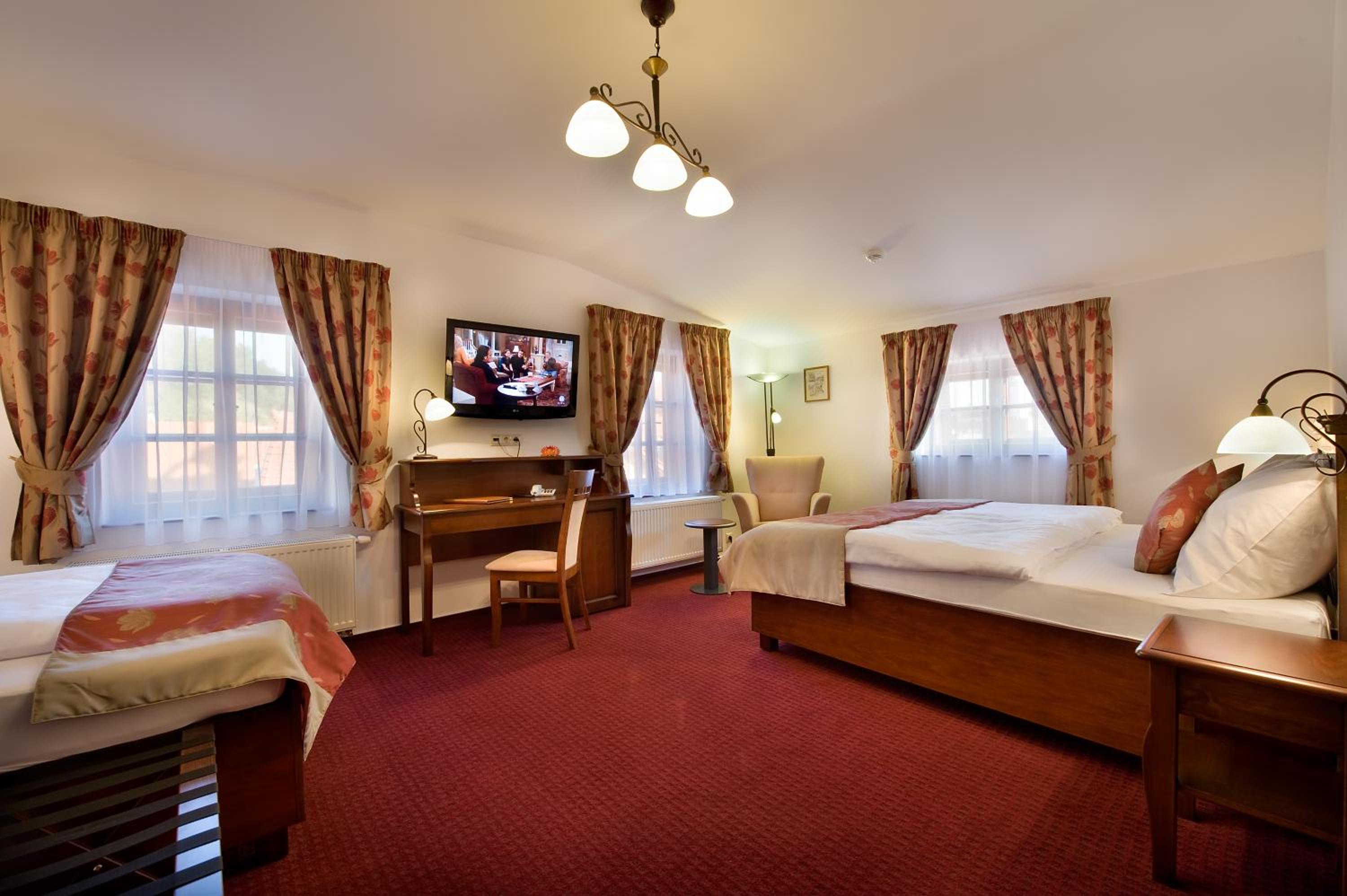 Double Room - Photo 7