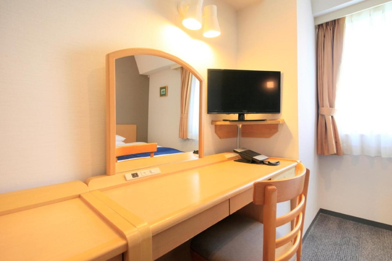 Double Room with Small Double Bed - Non-Smoking photo 3