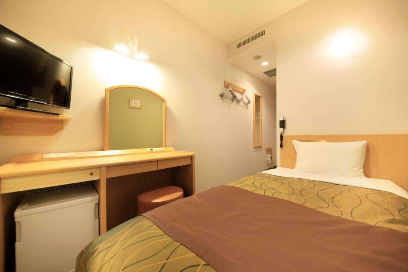 Single Room - Smoking photo 2