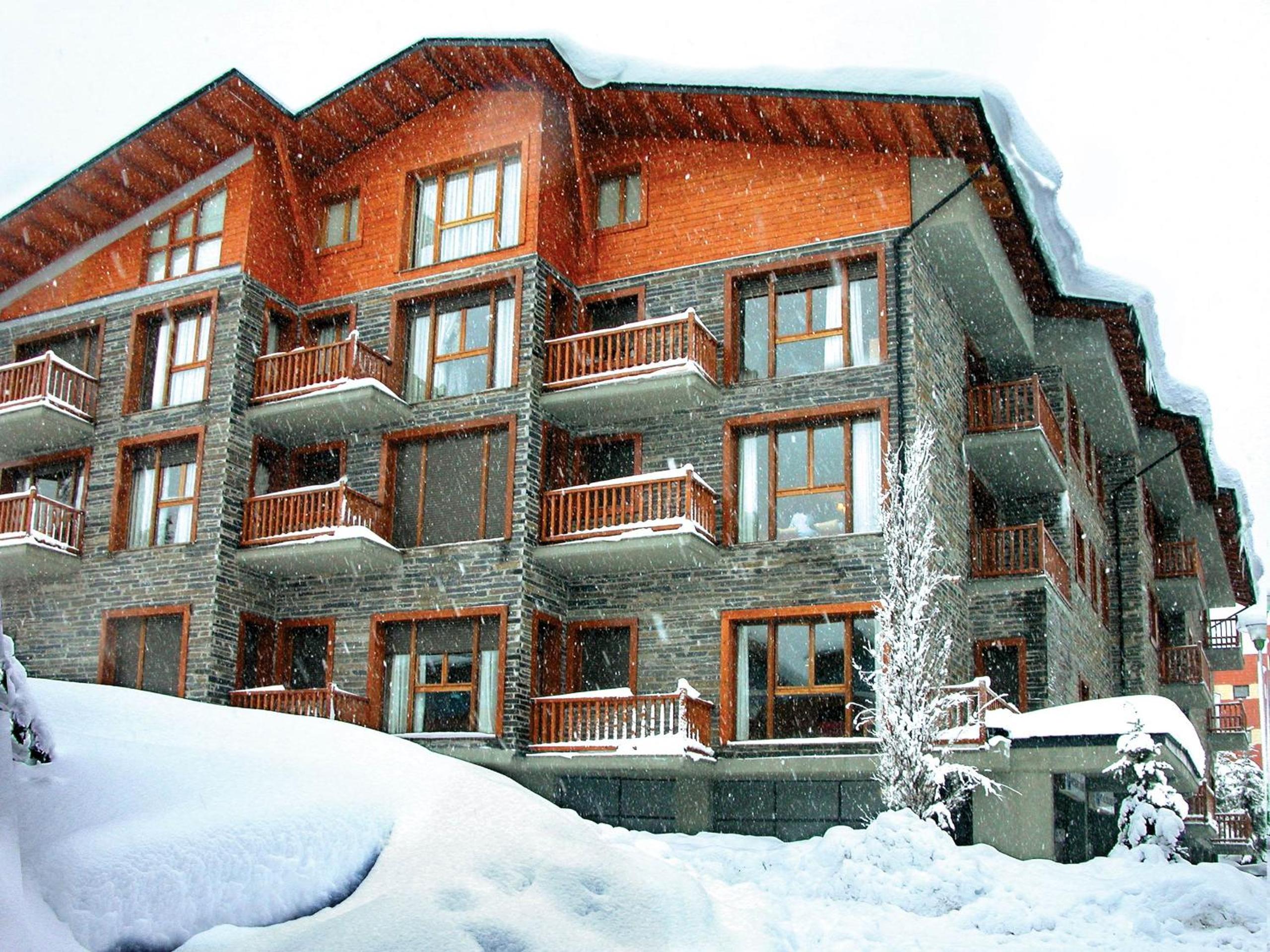 Two-Bedroom Apartment (5 Adults) - Photo 4