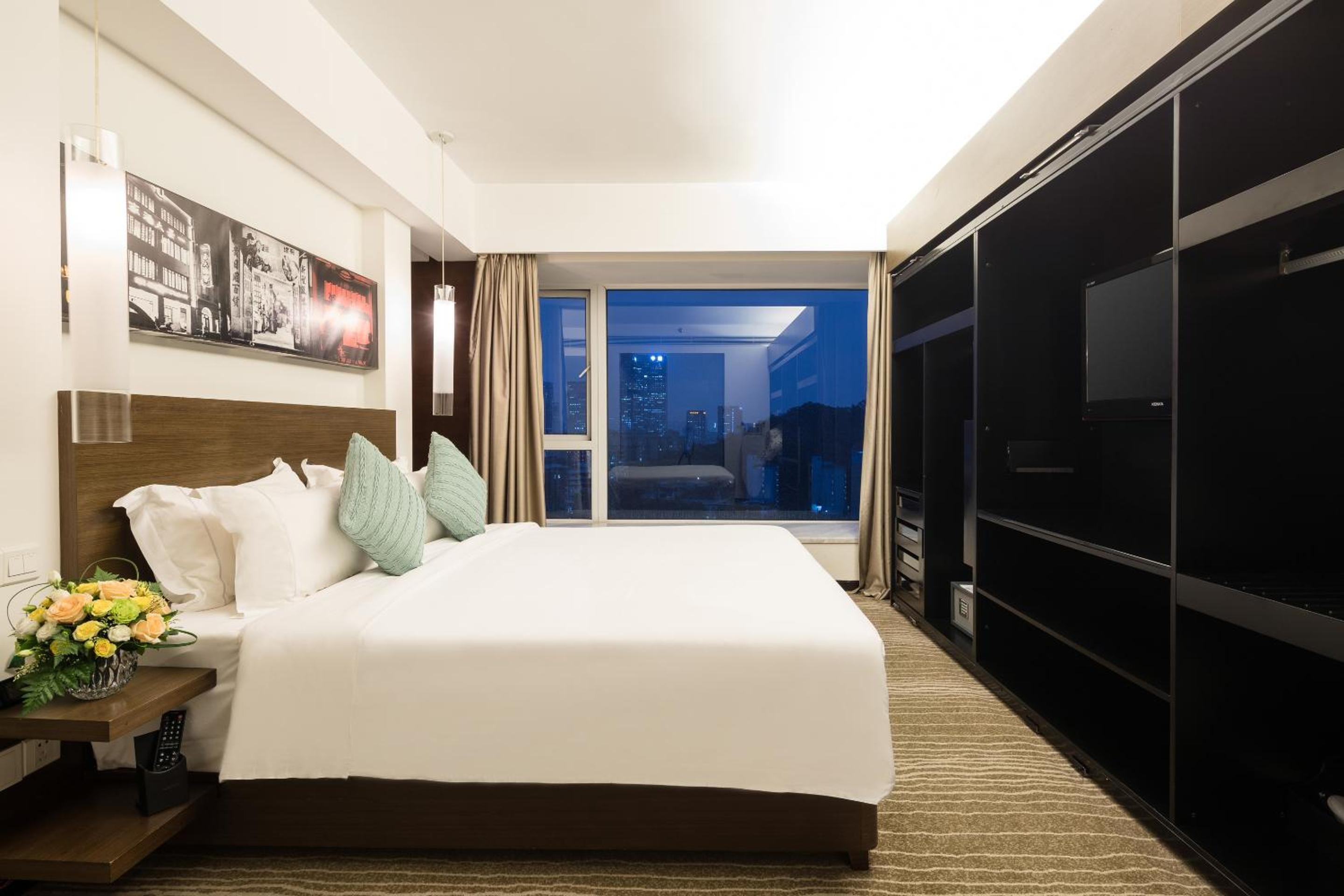 Business Queen Room - Photo 1
