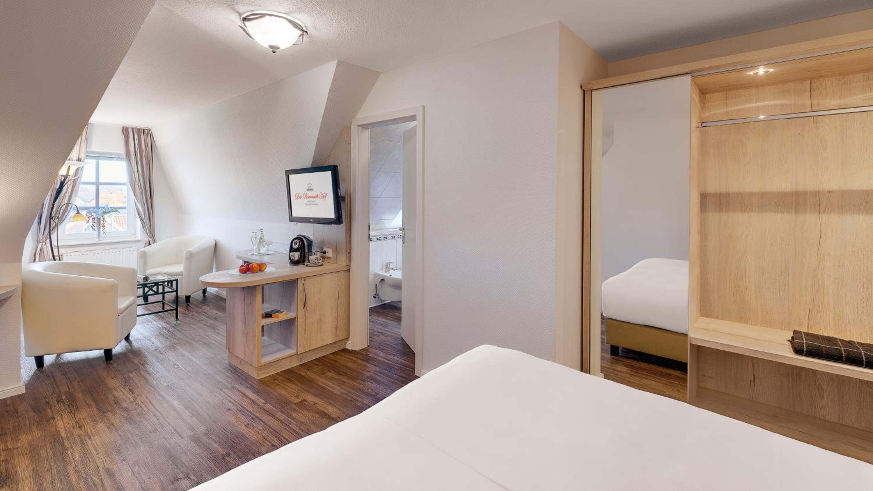 Standard Double Room photo 3