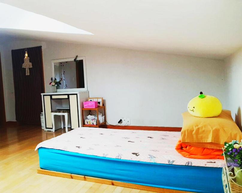 Twin Room with Private Bathroom - Photo 3