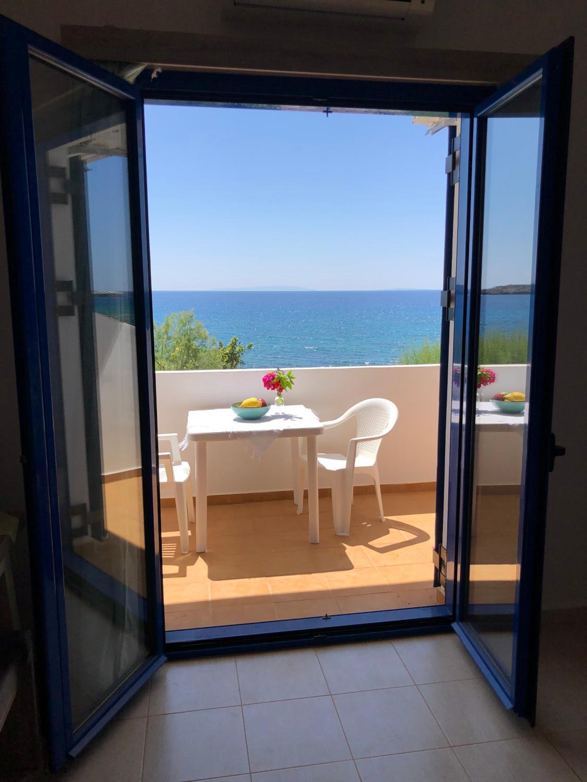 Deluxe Double Room with Balcony and Sea View - Photo 2