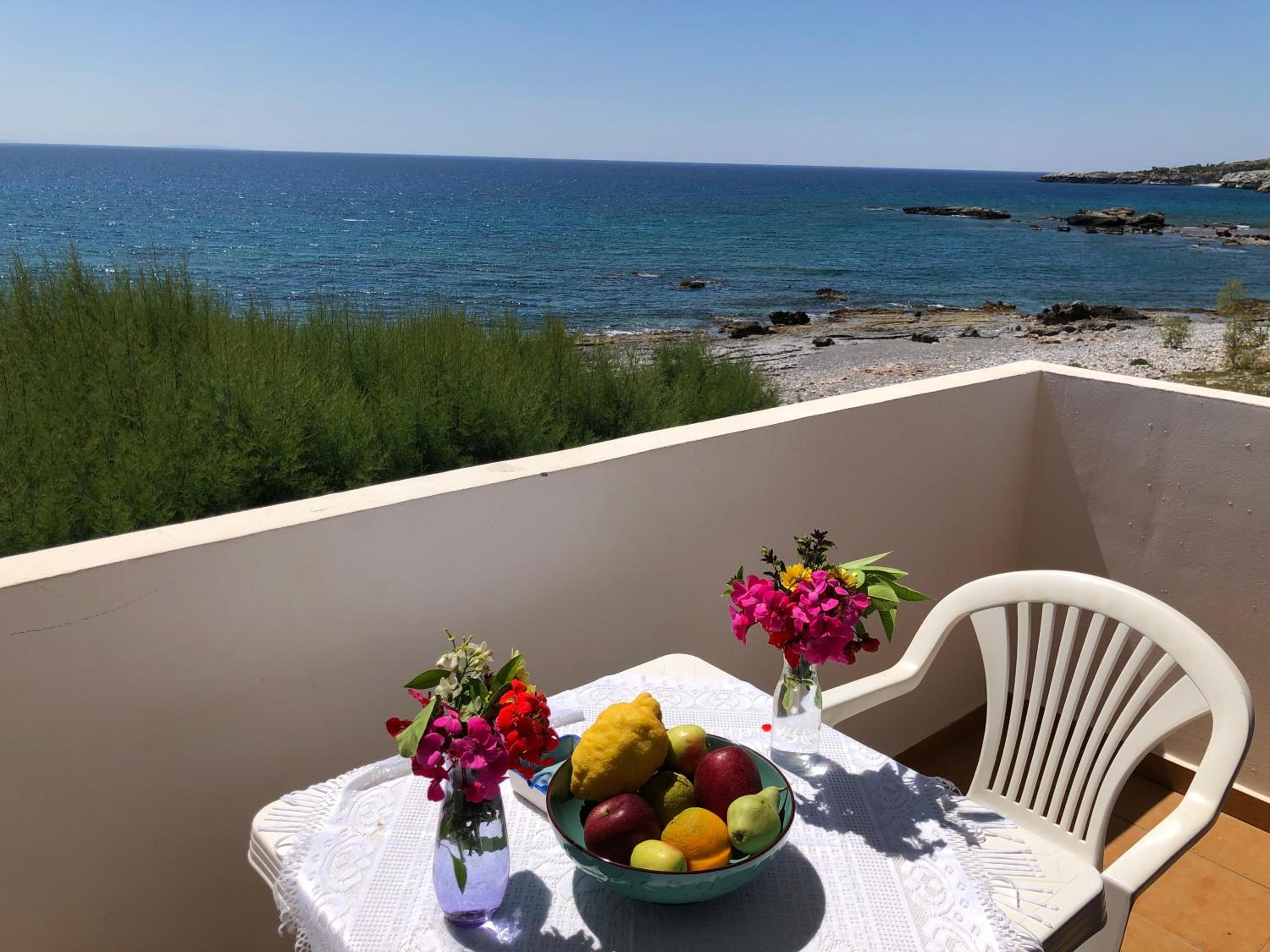 Deluxe Double Room with Balcony and Sea View - Photo 14