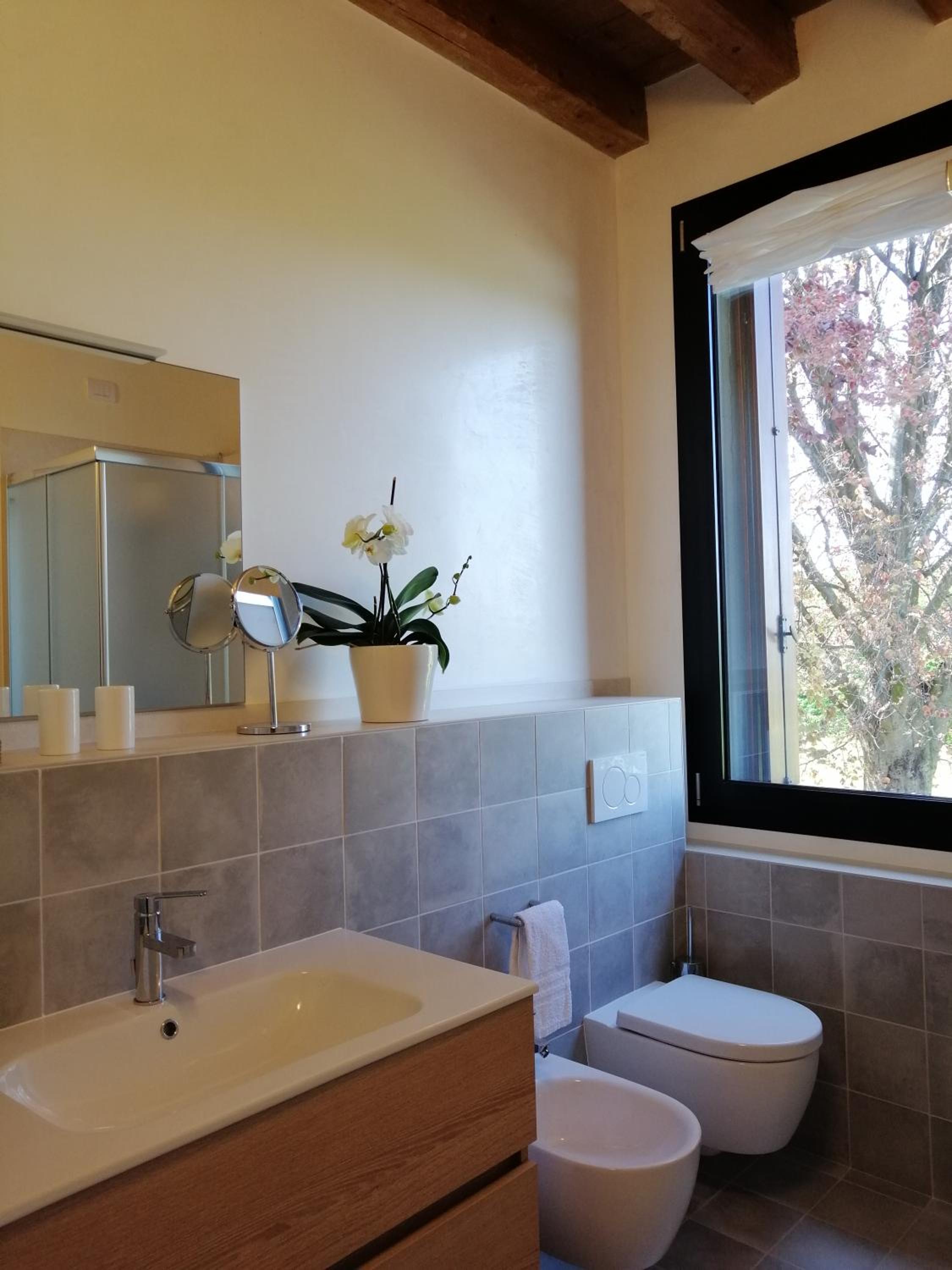 Double Room with Private Bathroom - Photo 12