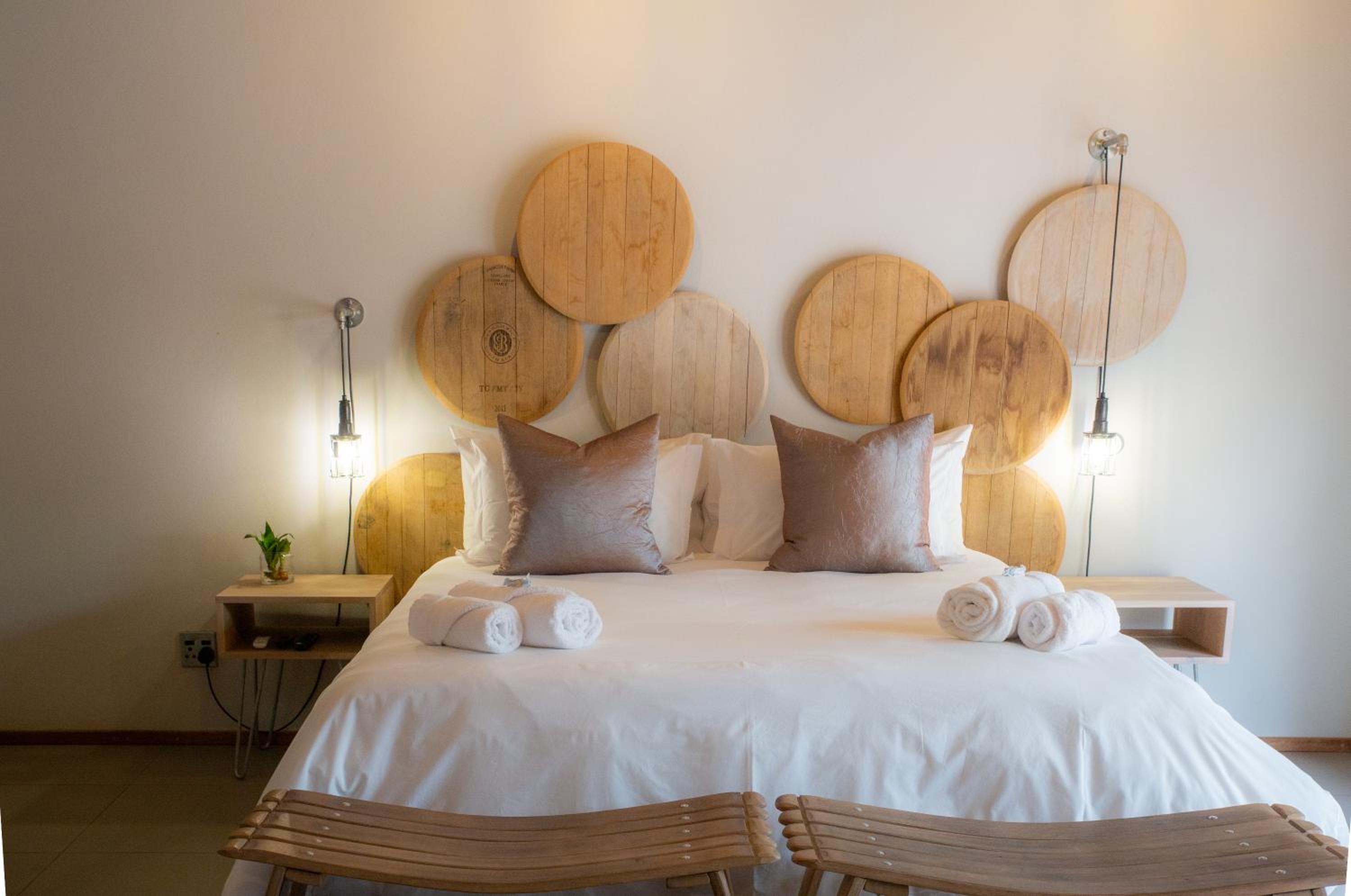 Standard King Bedroom photo 3