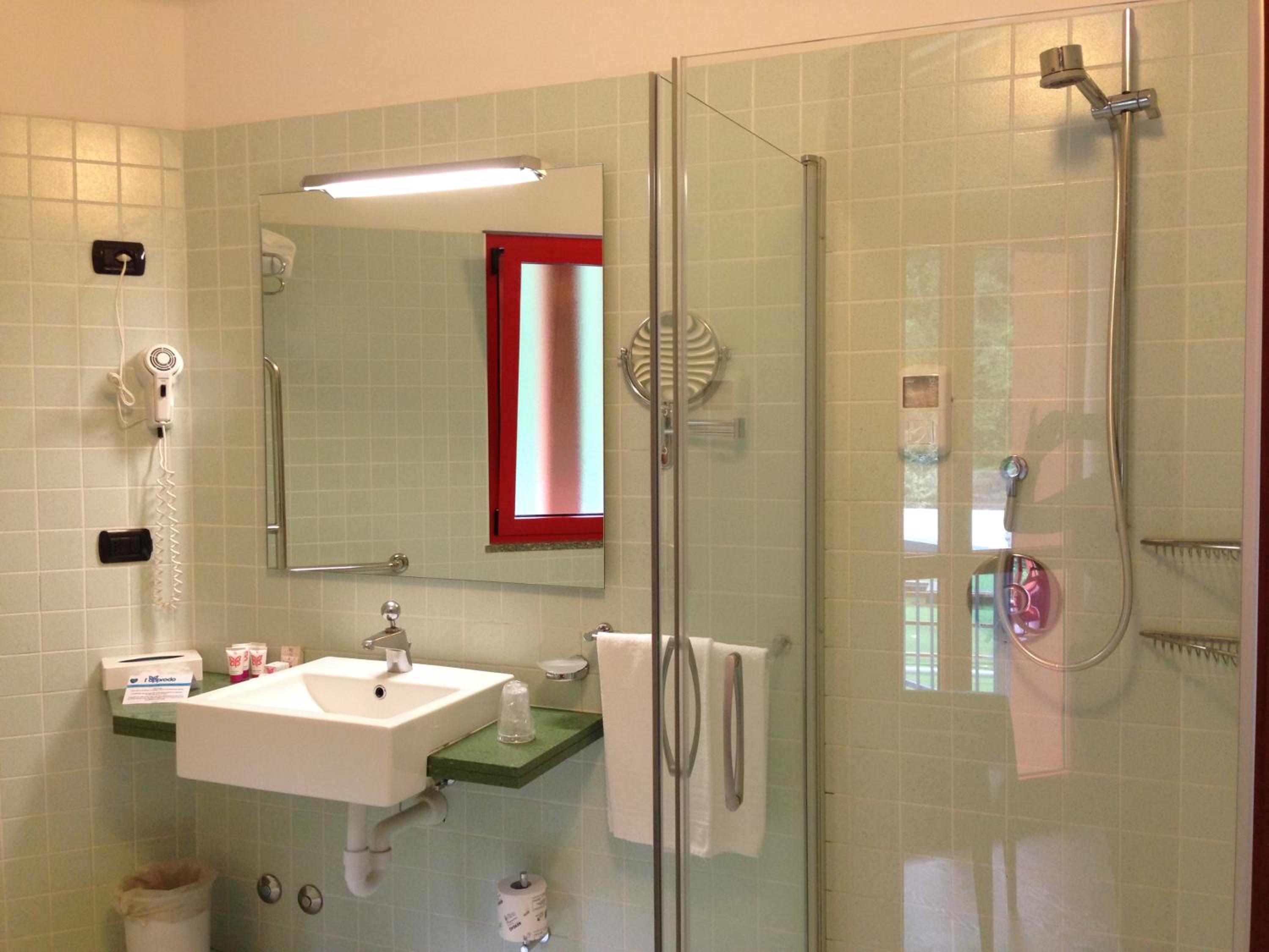Double or Twin Room - Photo 3