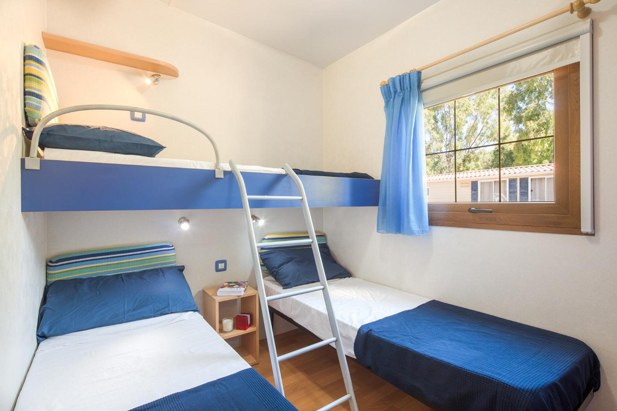 Deluxe Mobile Home photo 2