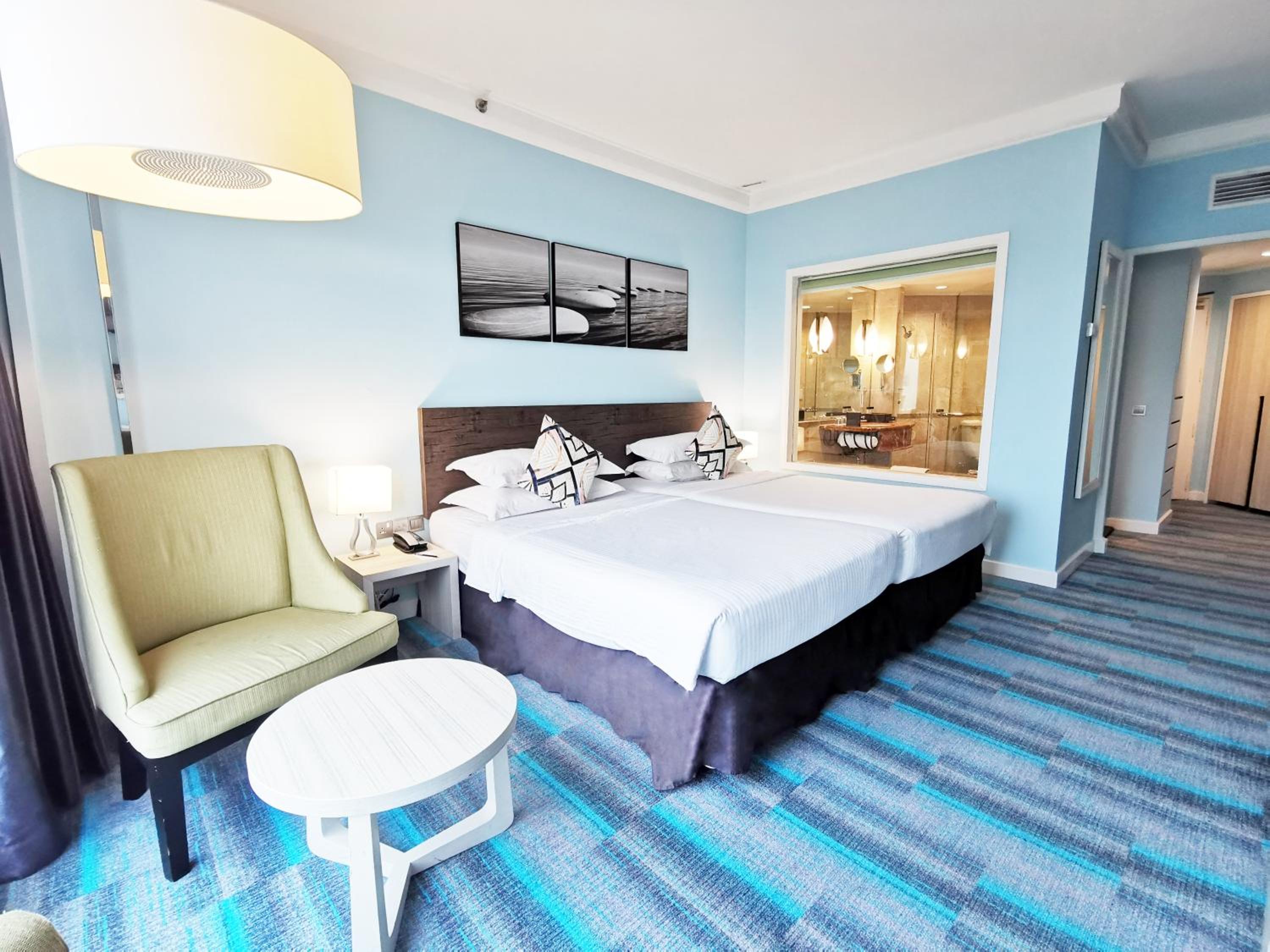 Deluxe Seaview Twin Room