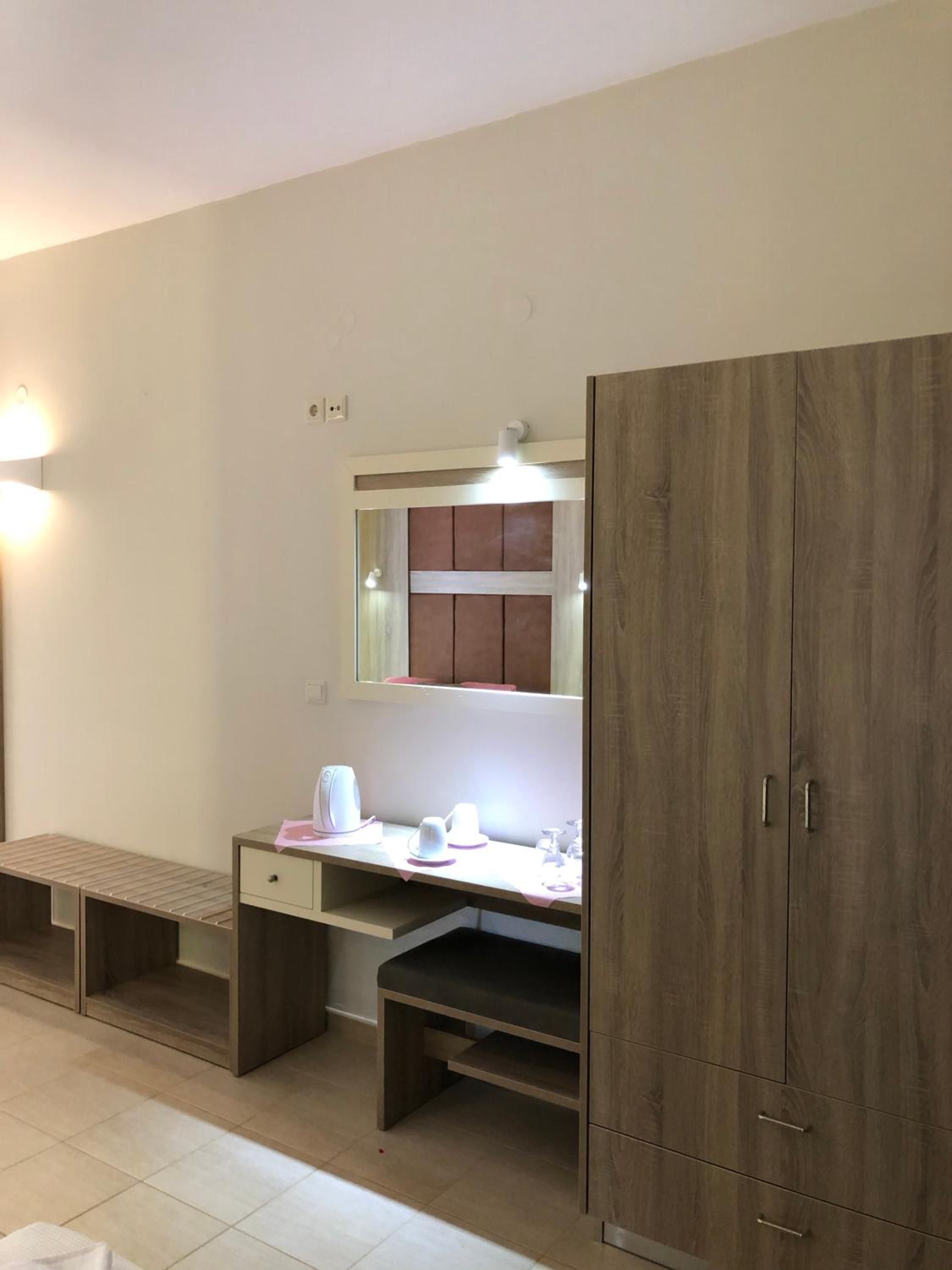 Deluxe Double Room with Balcony and Sea View - Photo 1