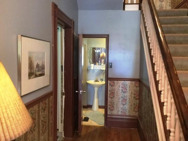 Deluxe King Suite photo 2