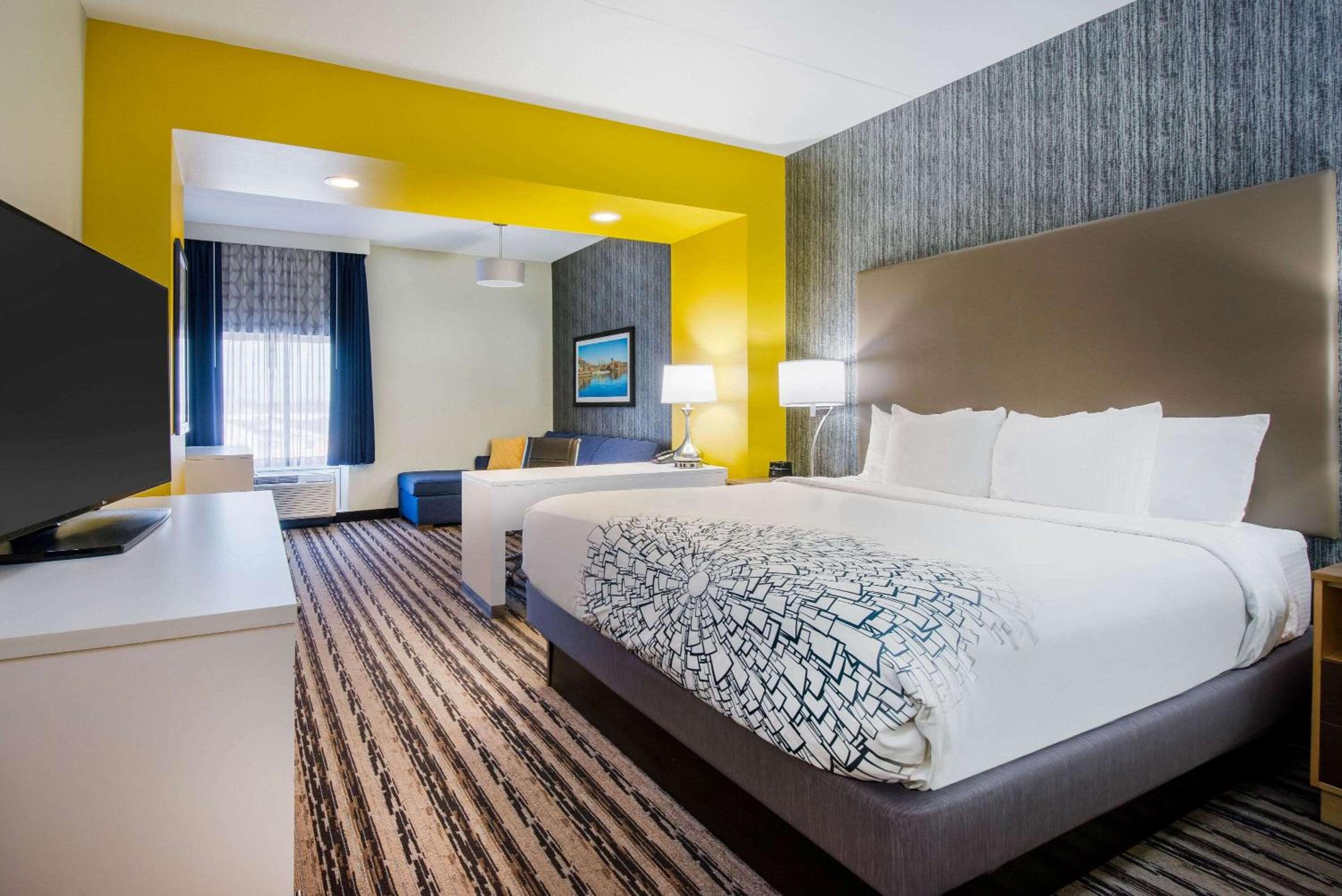 Executive King Room with Sofa Bed
