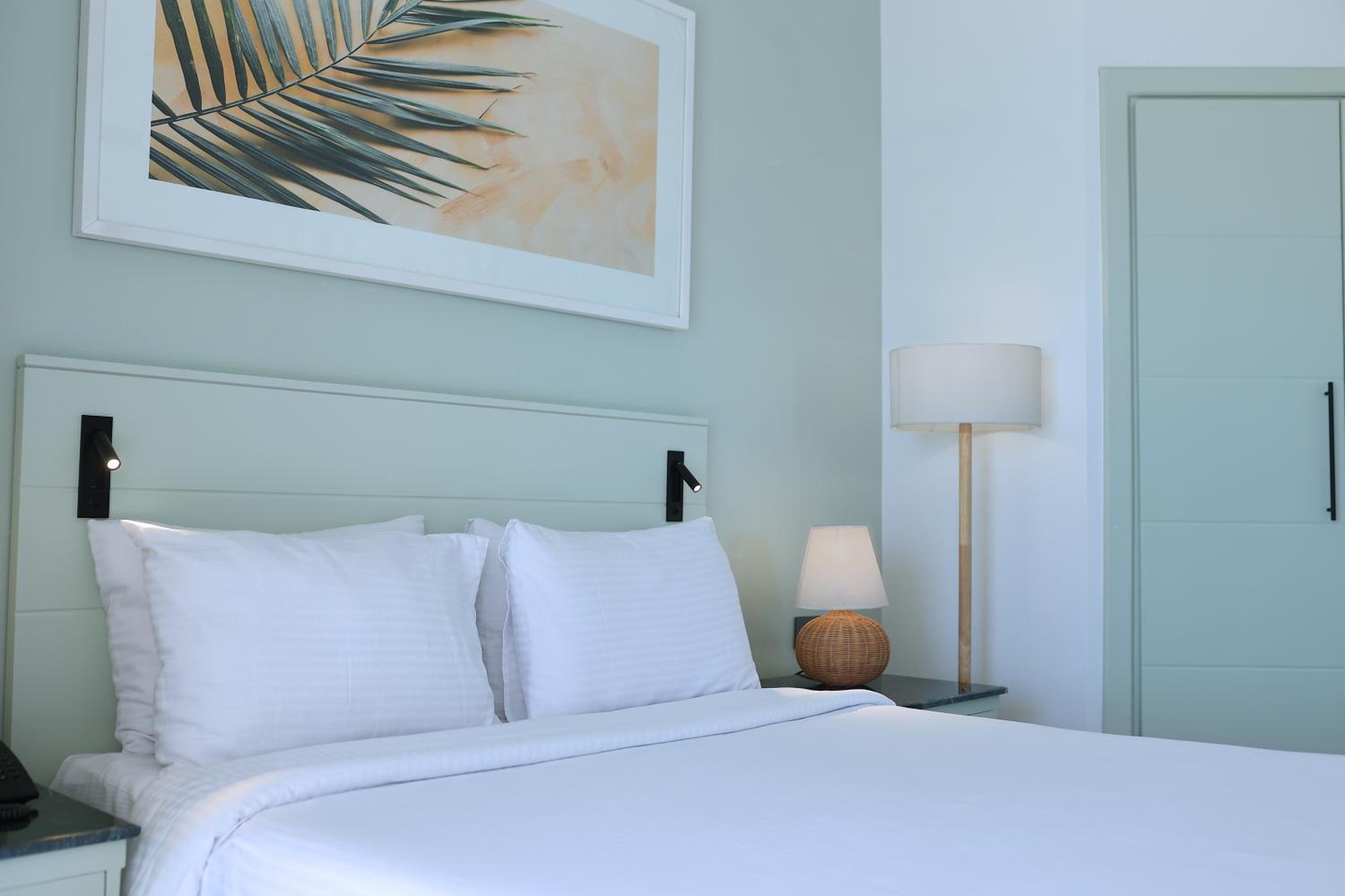 Superior Pool View Room