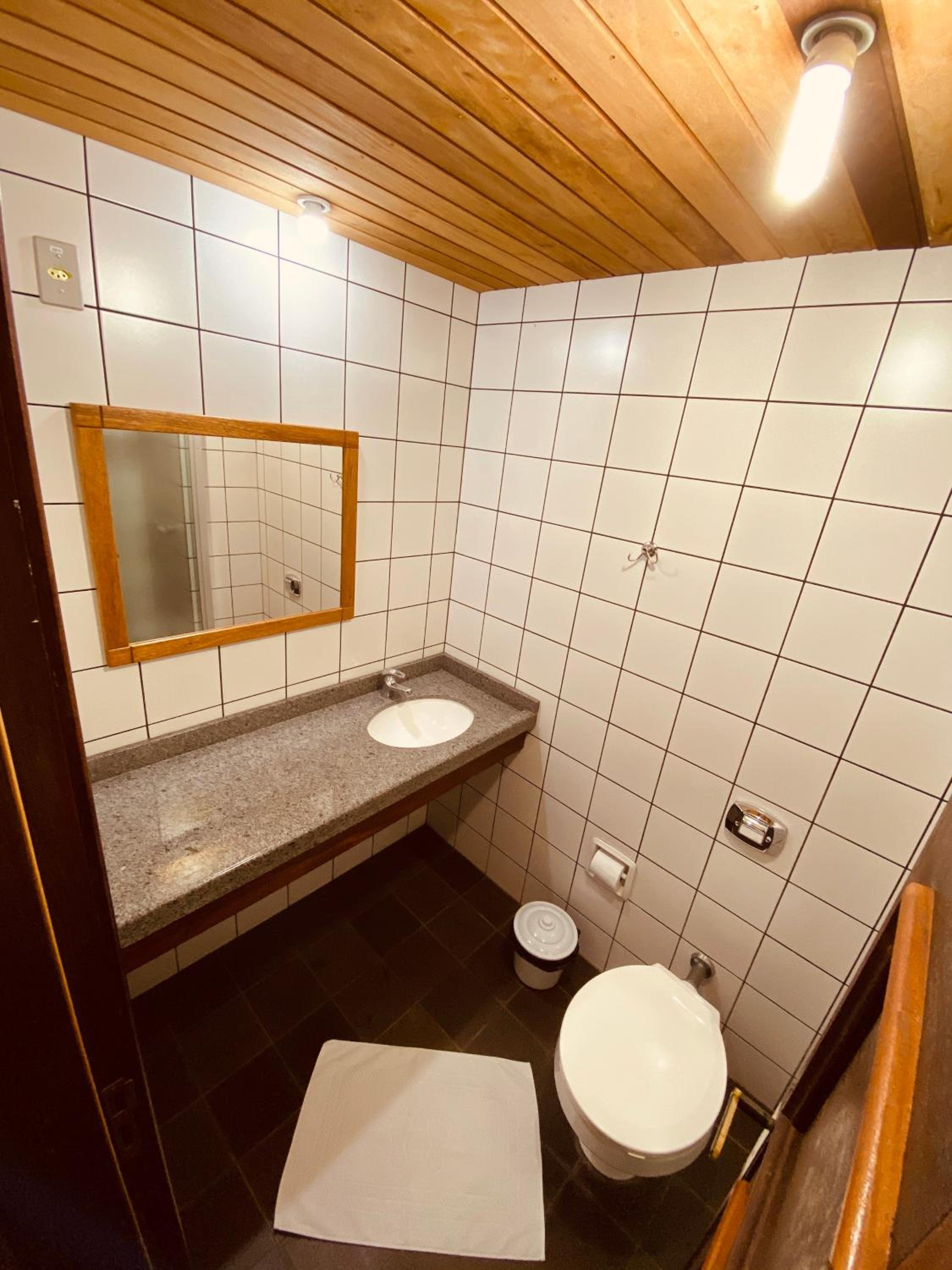 Standard Double Room - Photo 6
