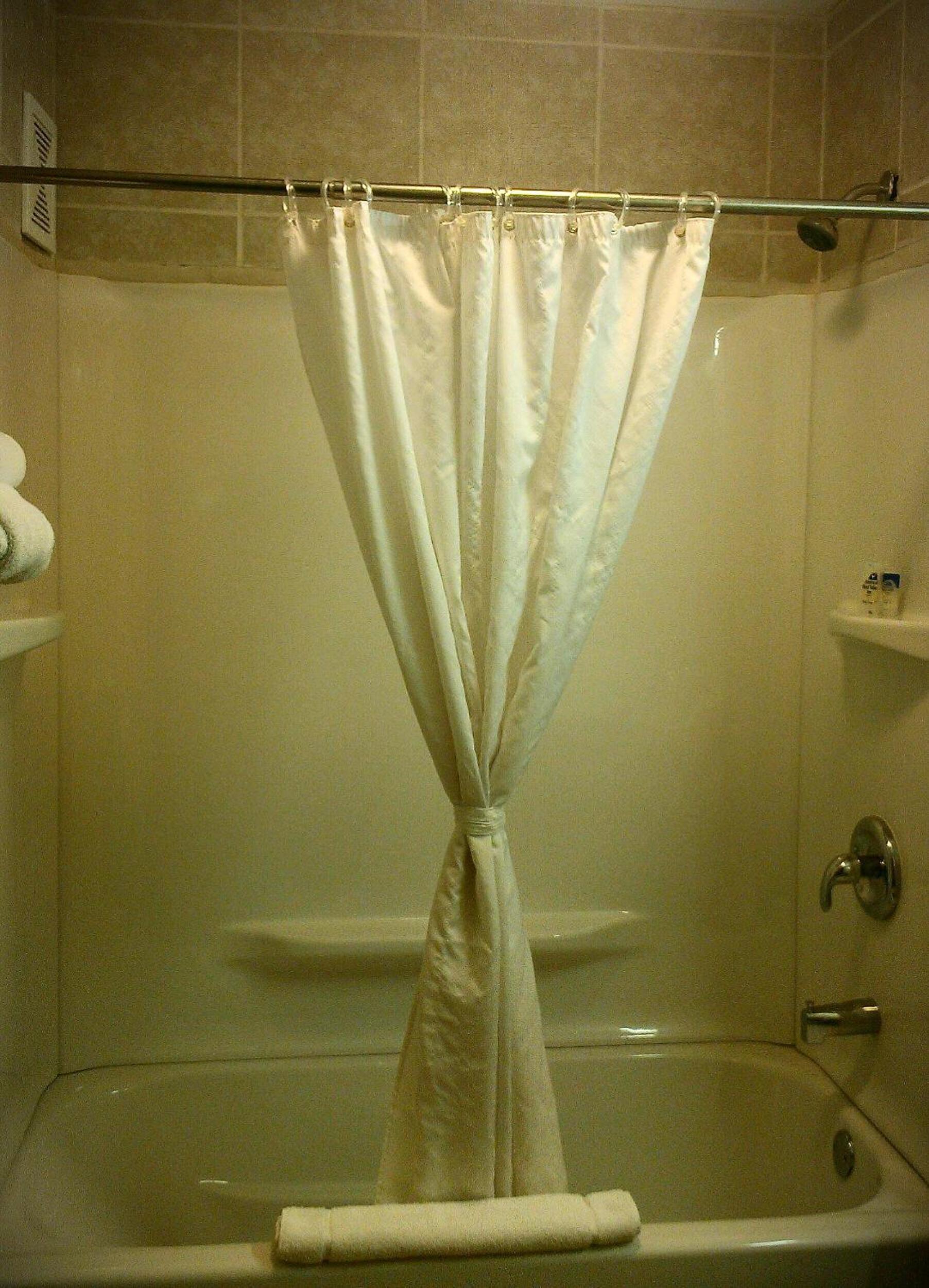 Queen Room - Non-Smoking - Photo 2
