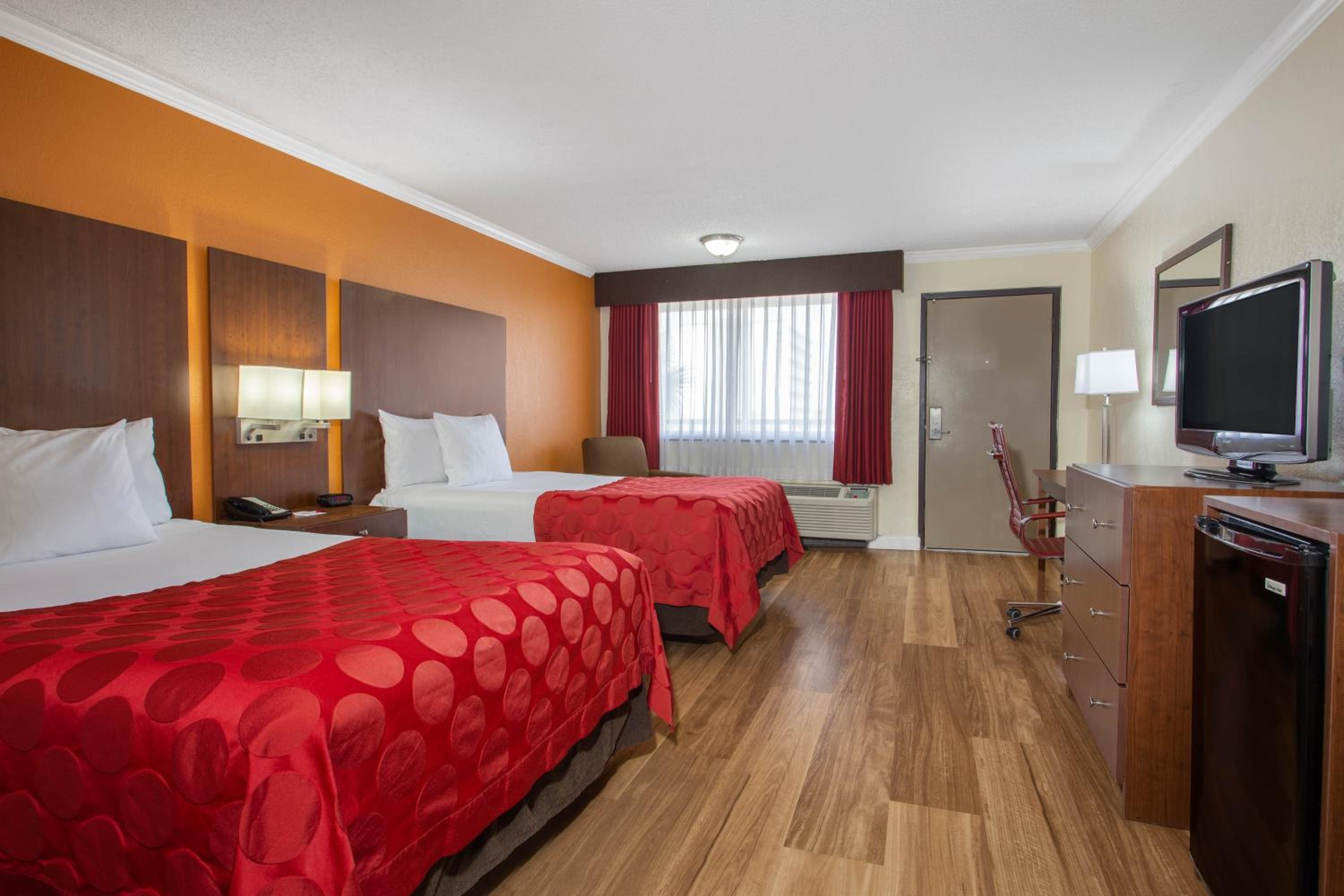 Two-Bedroom King Suite with Courtyard View - Non-Smoking photo 1
