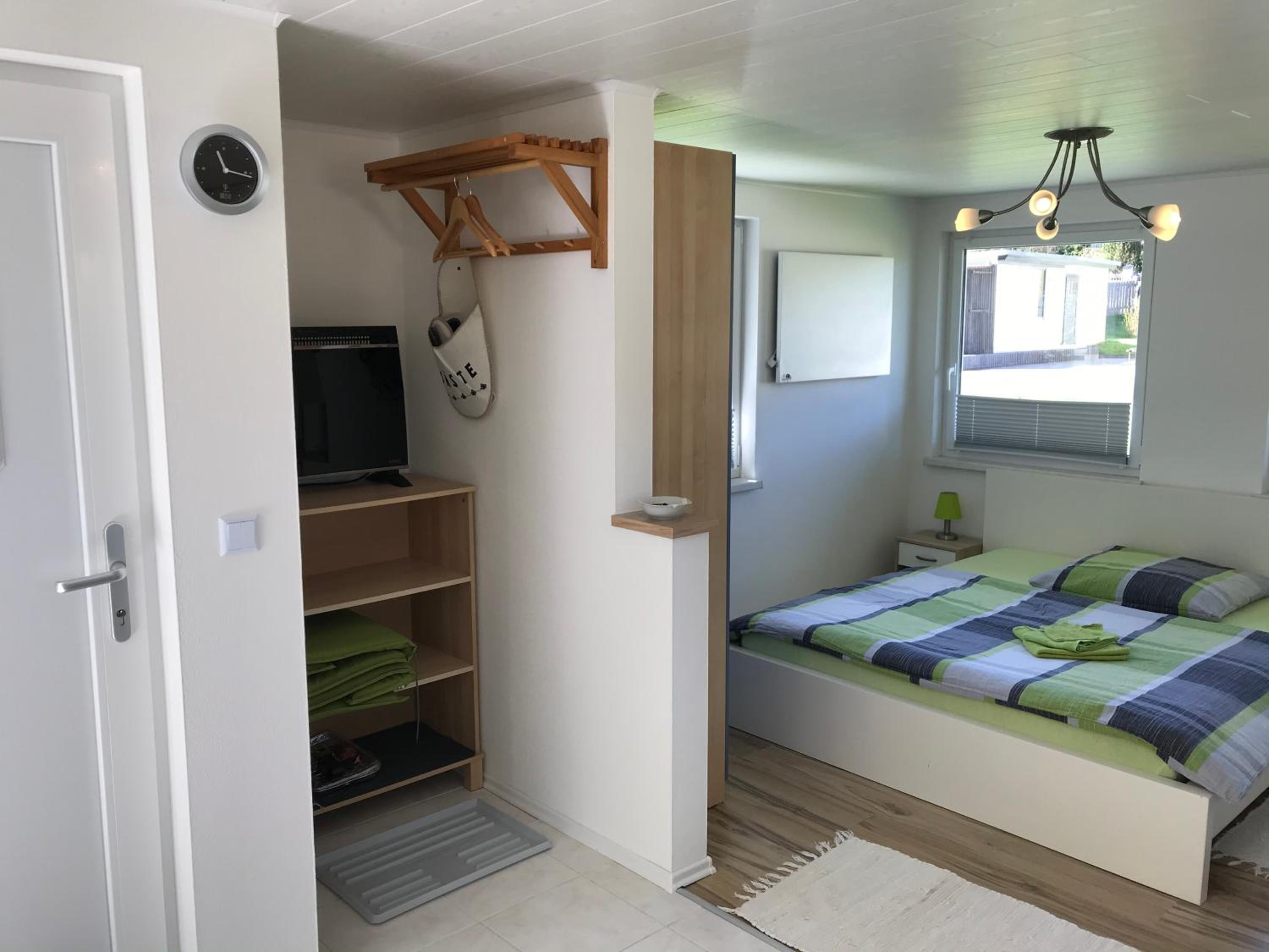 One-Bedroom Apartment photo 2