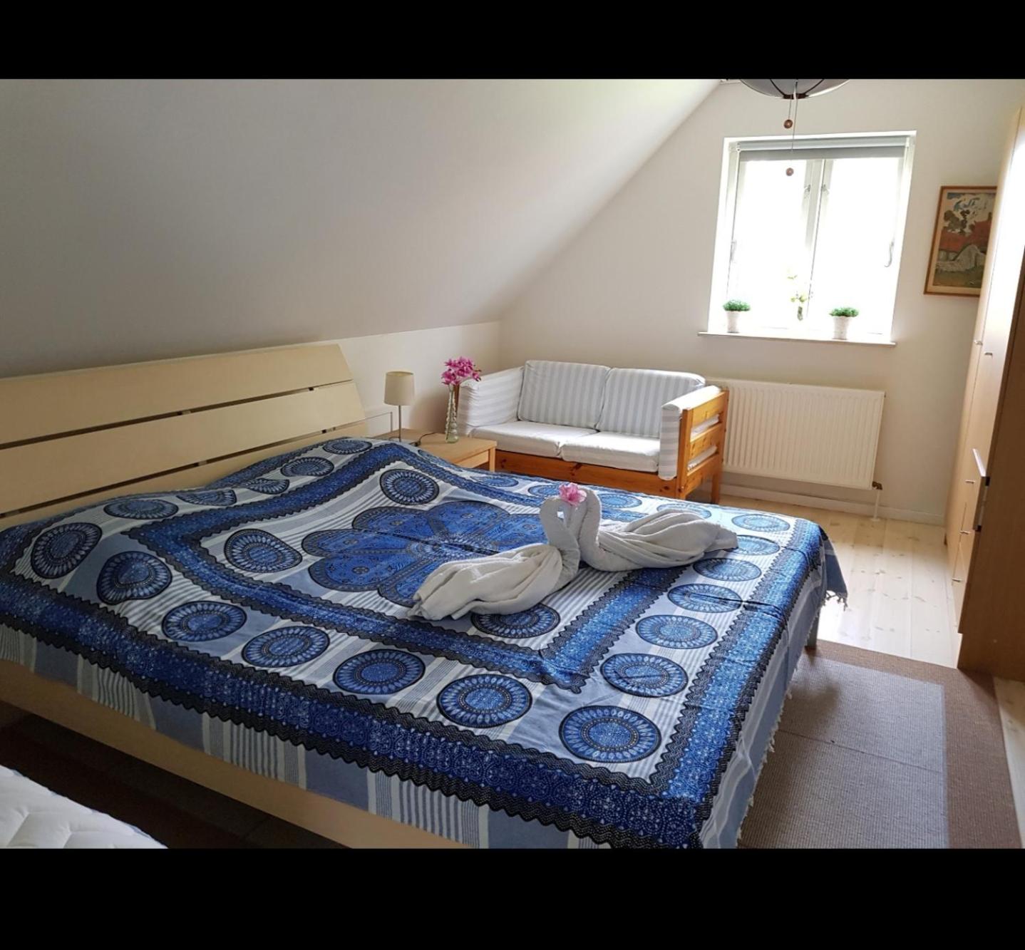 Double Room with Shared Bathroom photo 2