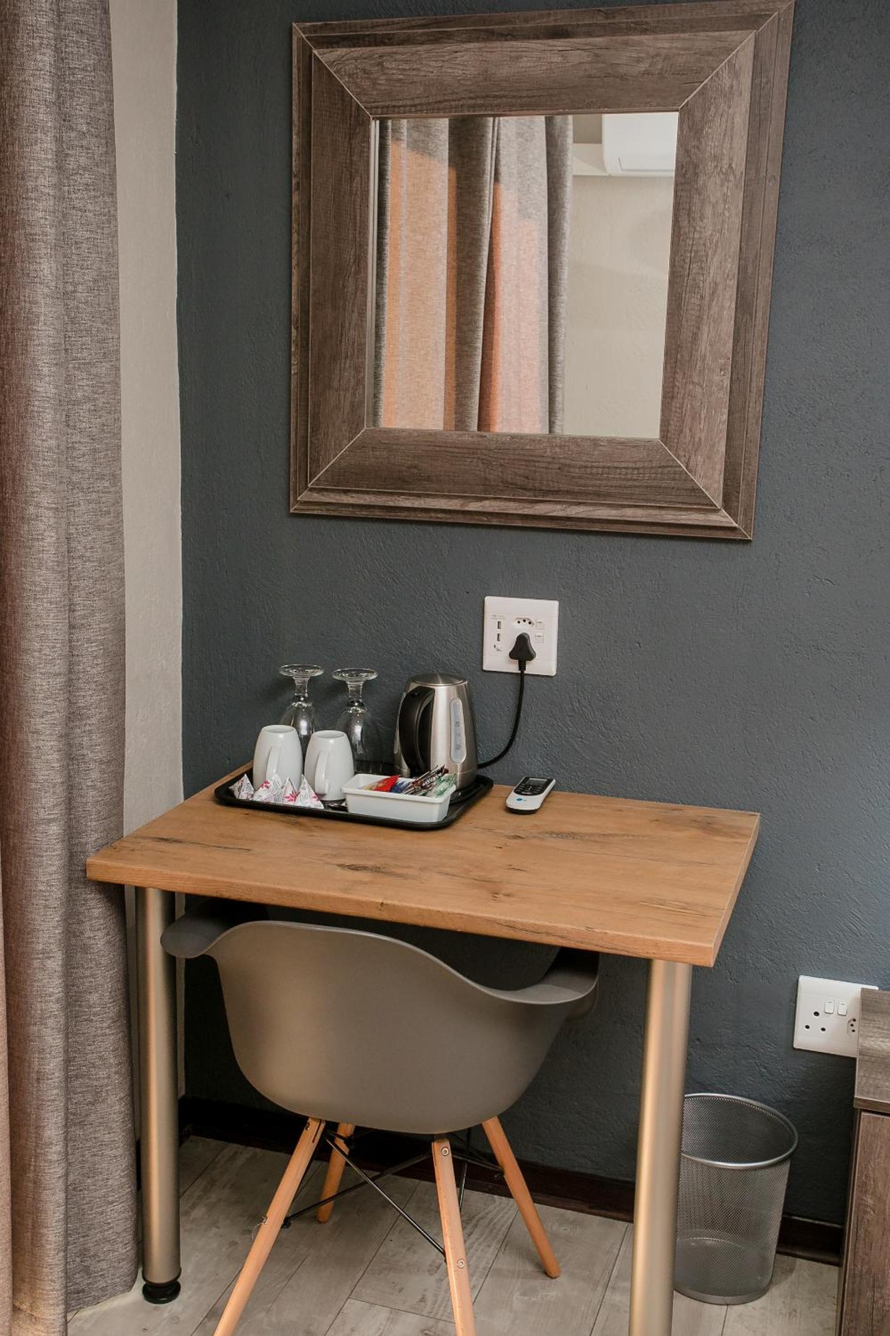 Queen Room - Photo 10