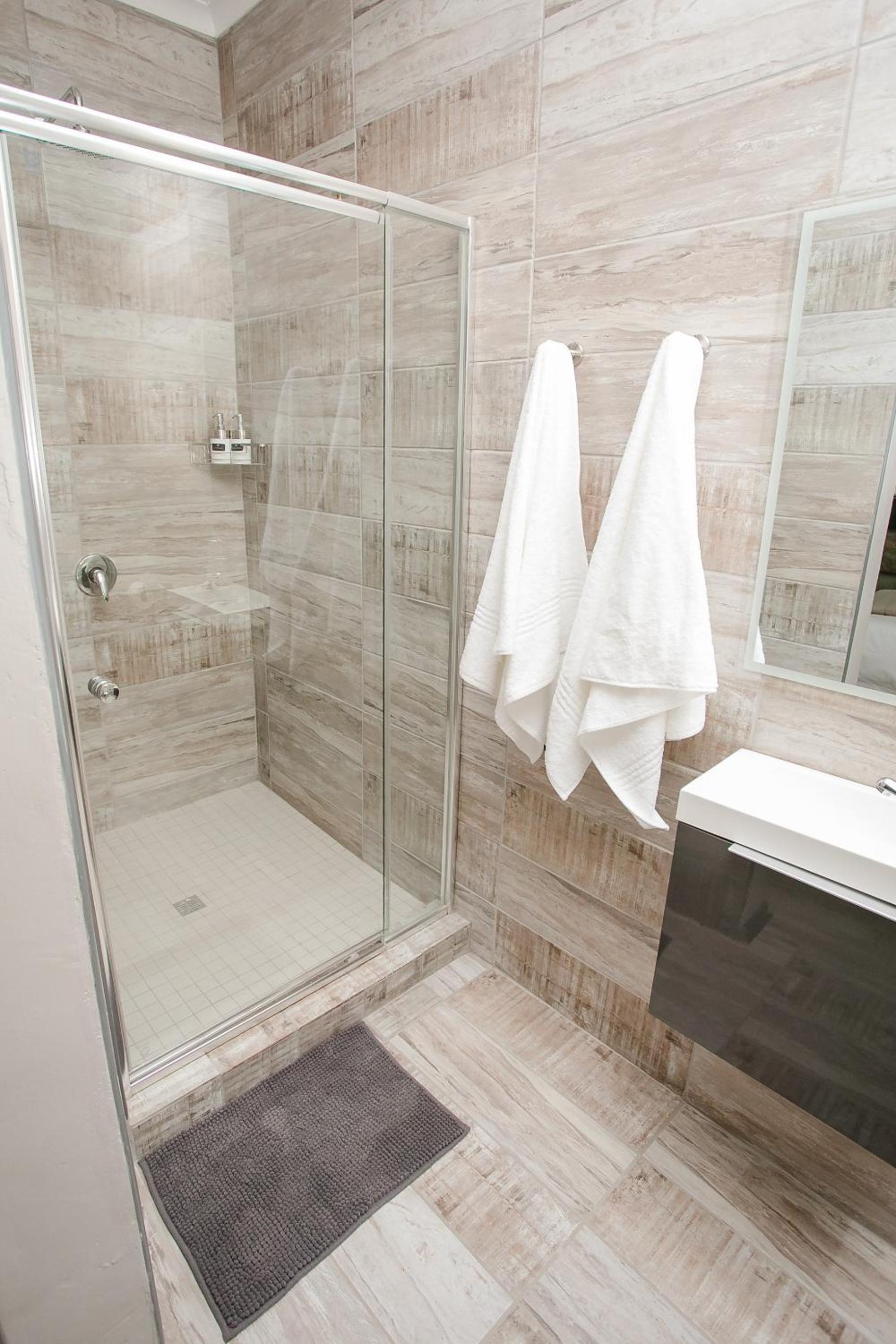 Queen Room - Photo 5