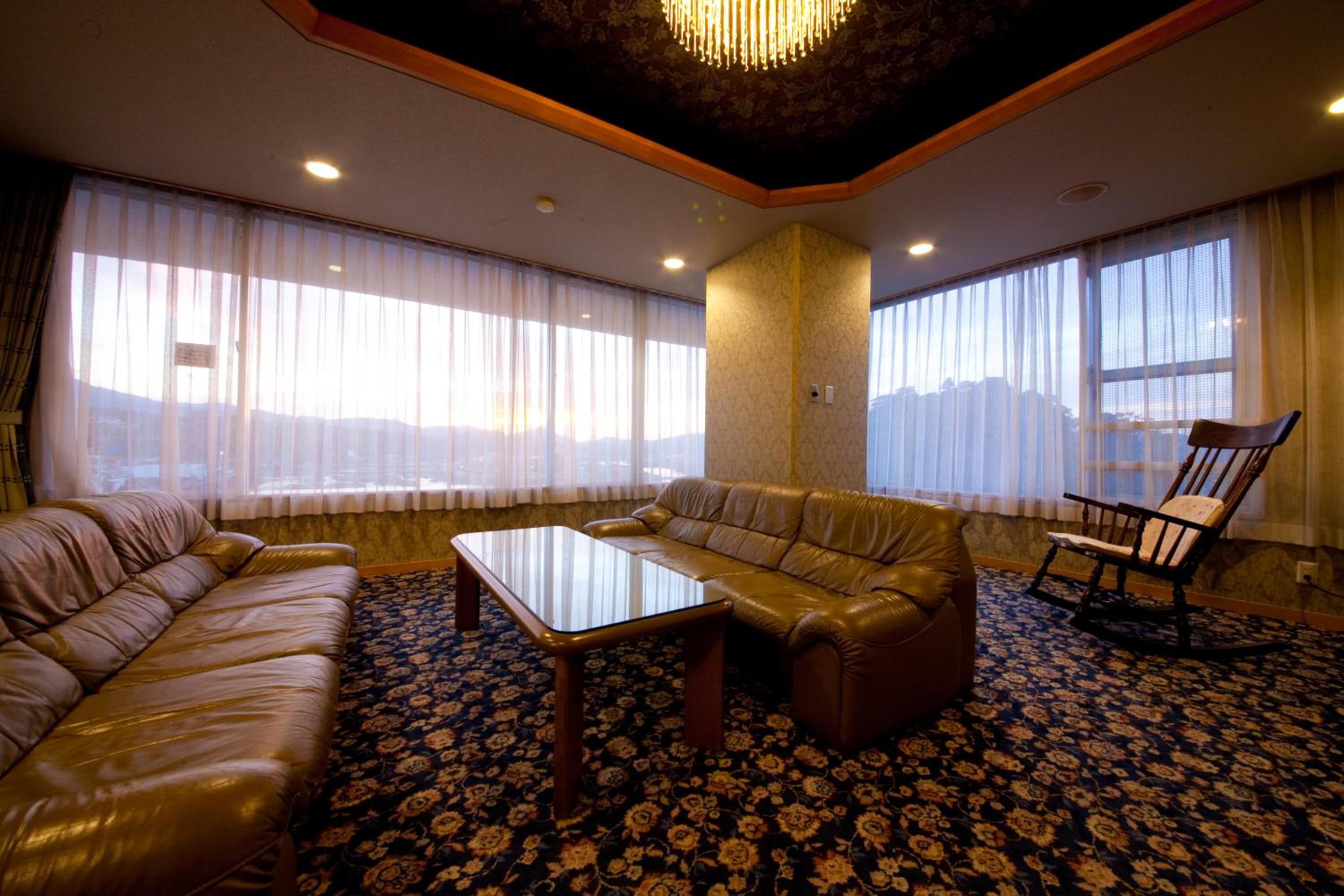 Deluxe Suite