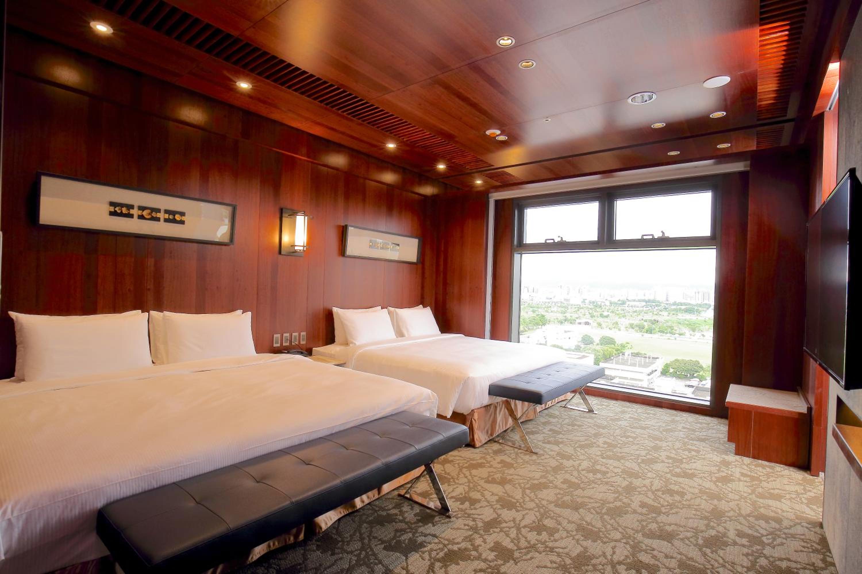 Eco Deluxe Family Suite photo 1