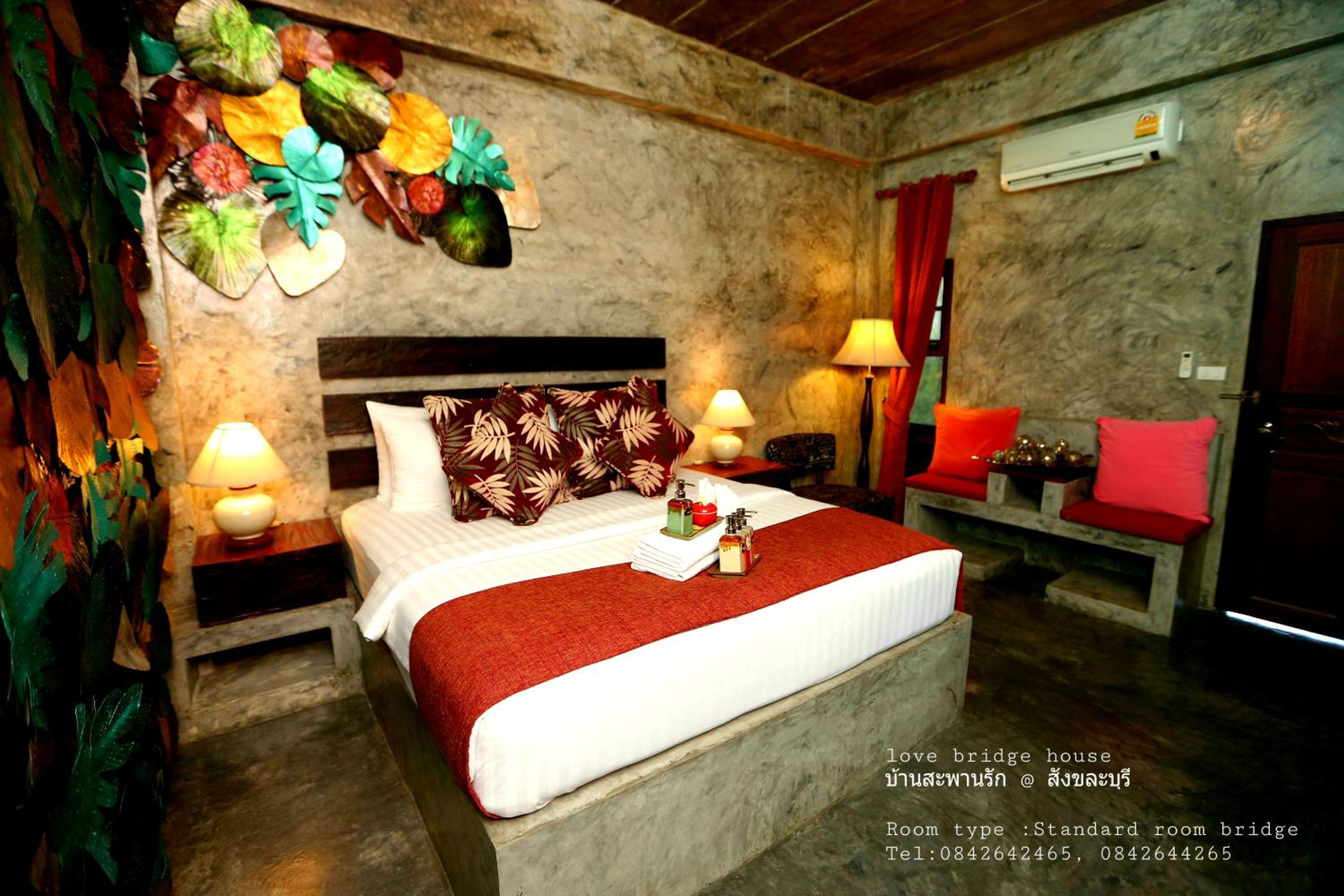 Double Room with River View - Photo 8