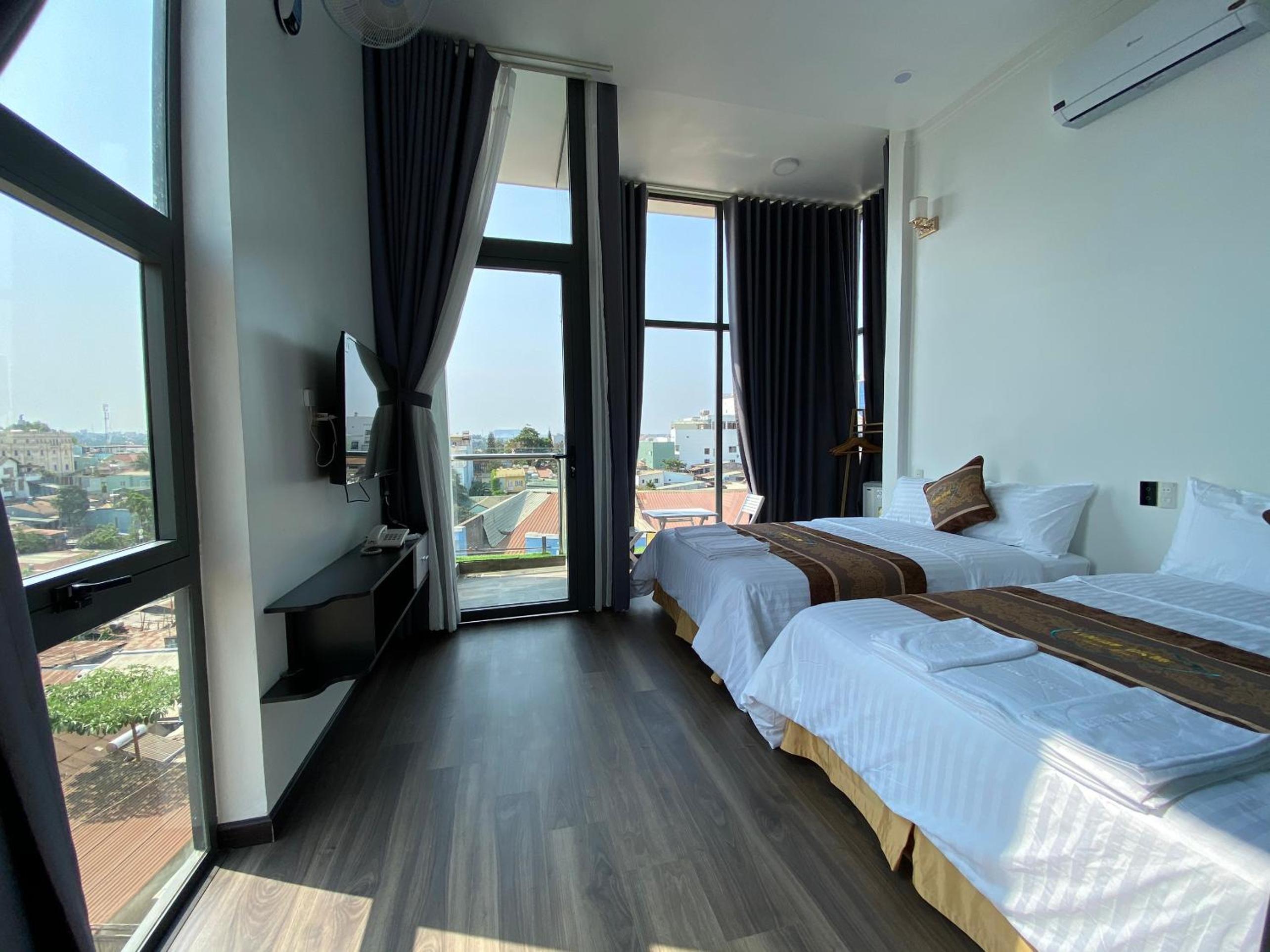Twin Room with View - Photo 8