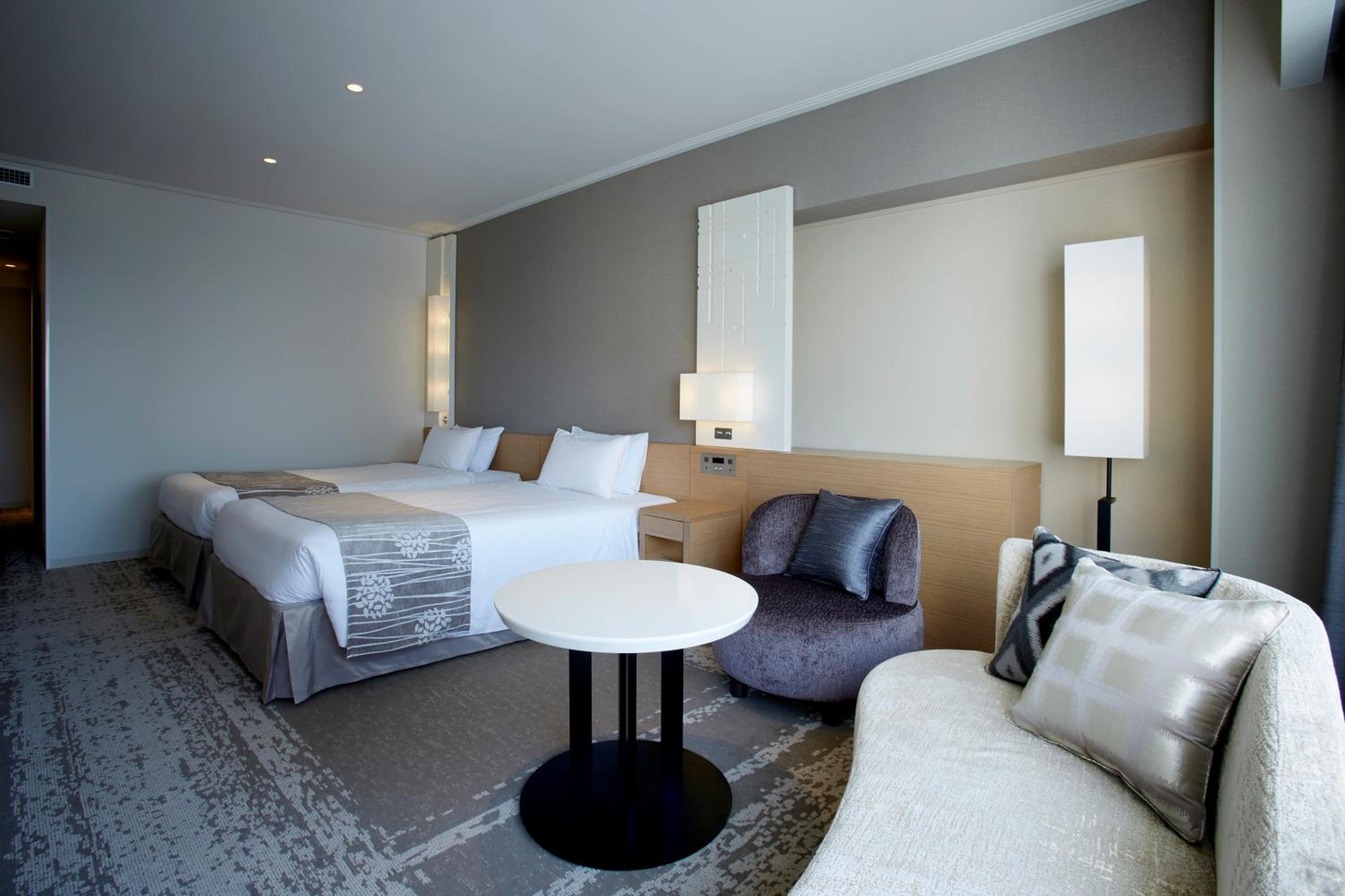 Plaza Deluxe in South Wing – Twin Room – Non-Smoking photo Plaza Deluxe in South Wing – Twin Room – Non-Smoking photo