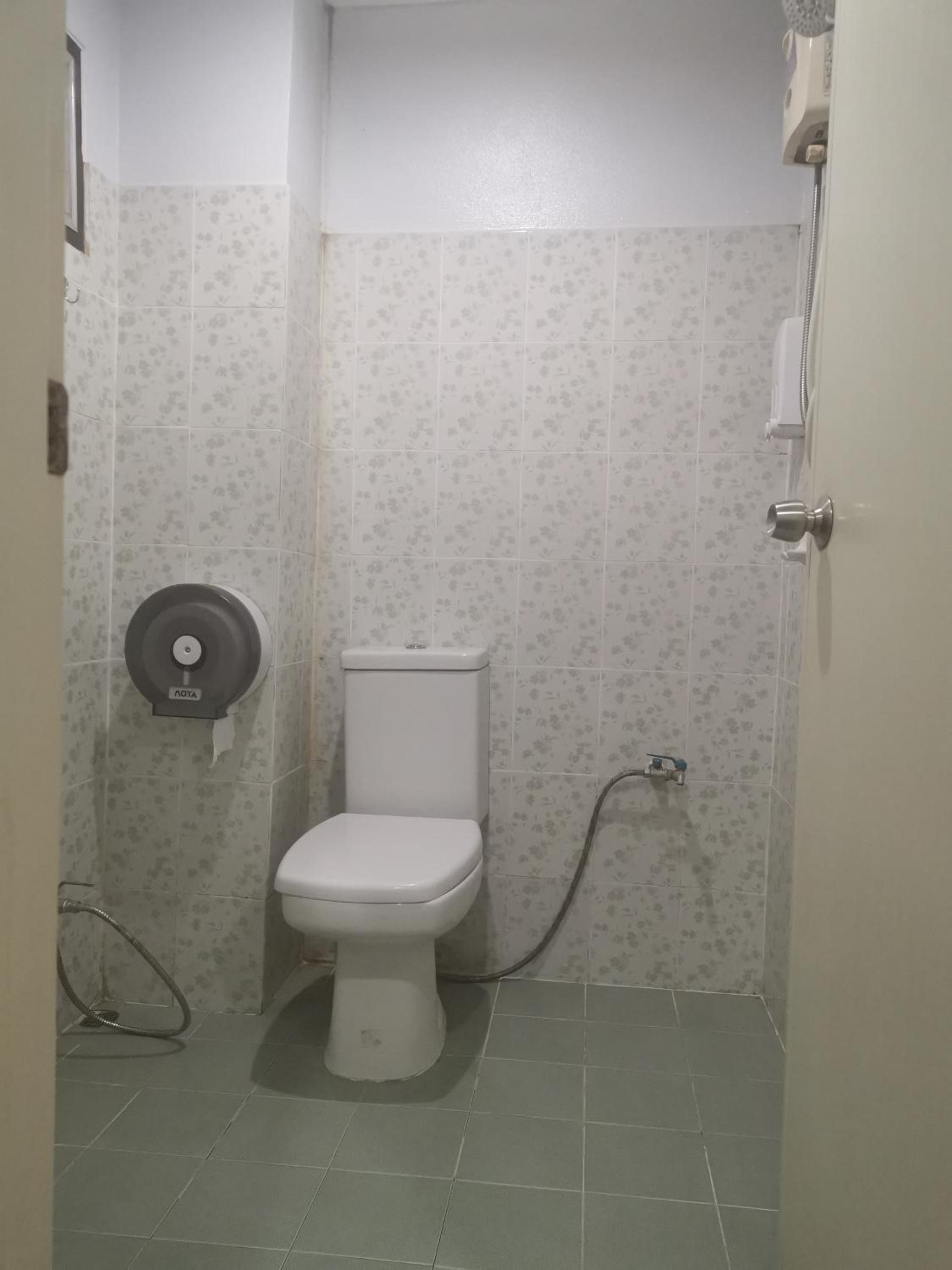 Standard Twin Room - Photo 4