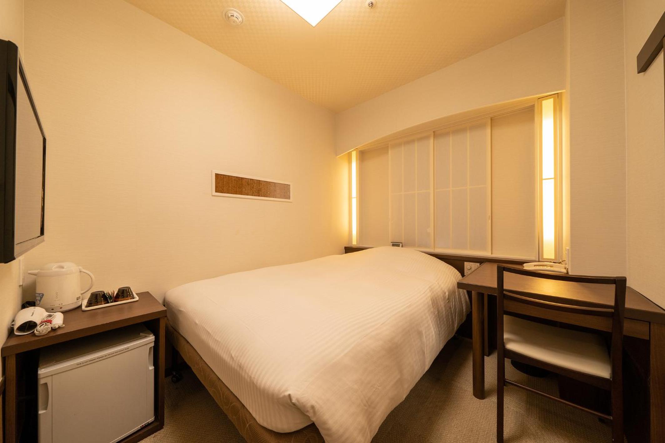 Double Room with Small Double Bed - Main Building - Non-Smoking - No Cleaning [BBNR]	 photo 2
