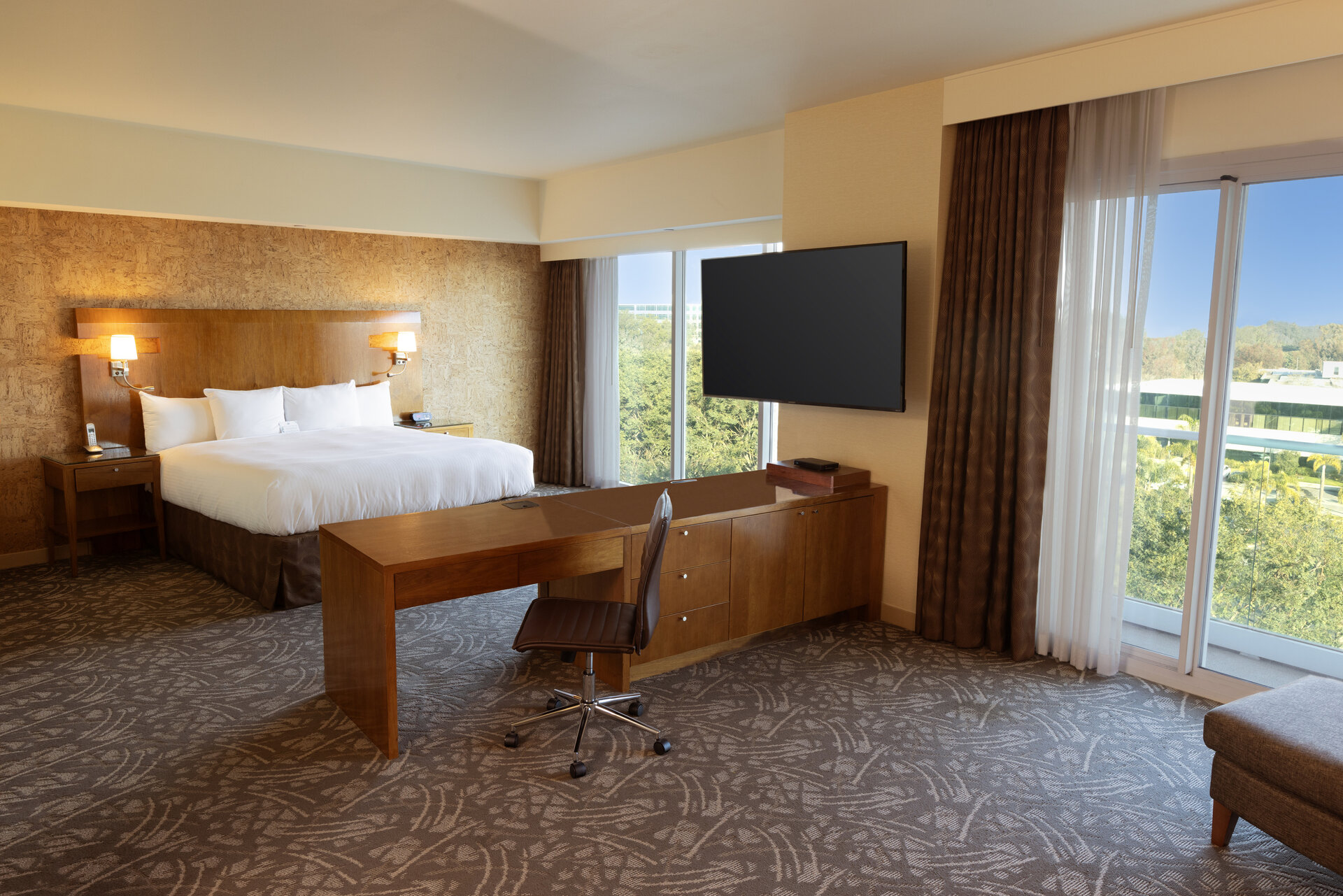 Superior suite, 1 king bed, city view