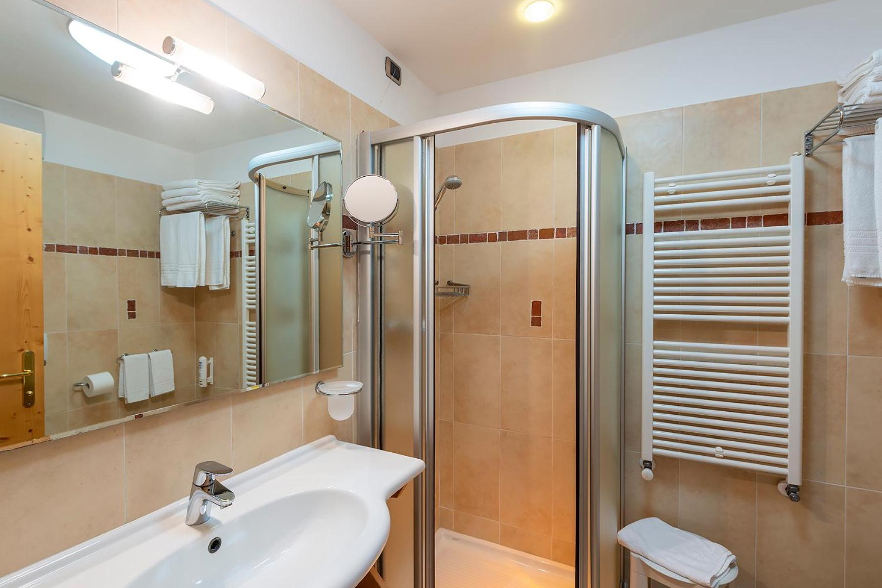 Junior Suite (2 Adults + 2 Children)