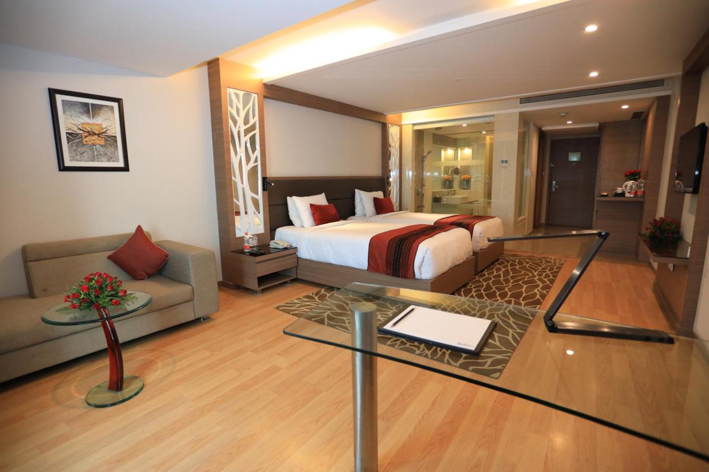 Business Class Room- Enjoy 20% off on Food & Soft Beverages and Spa, In room Dining photo 2