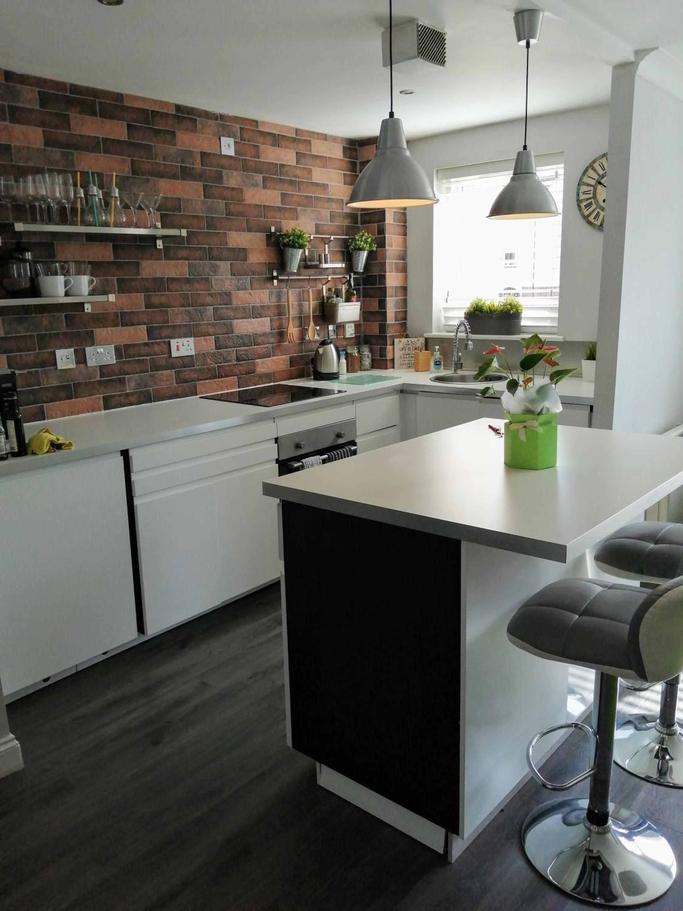Two-Bedroom Apartment - Photo 2