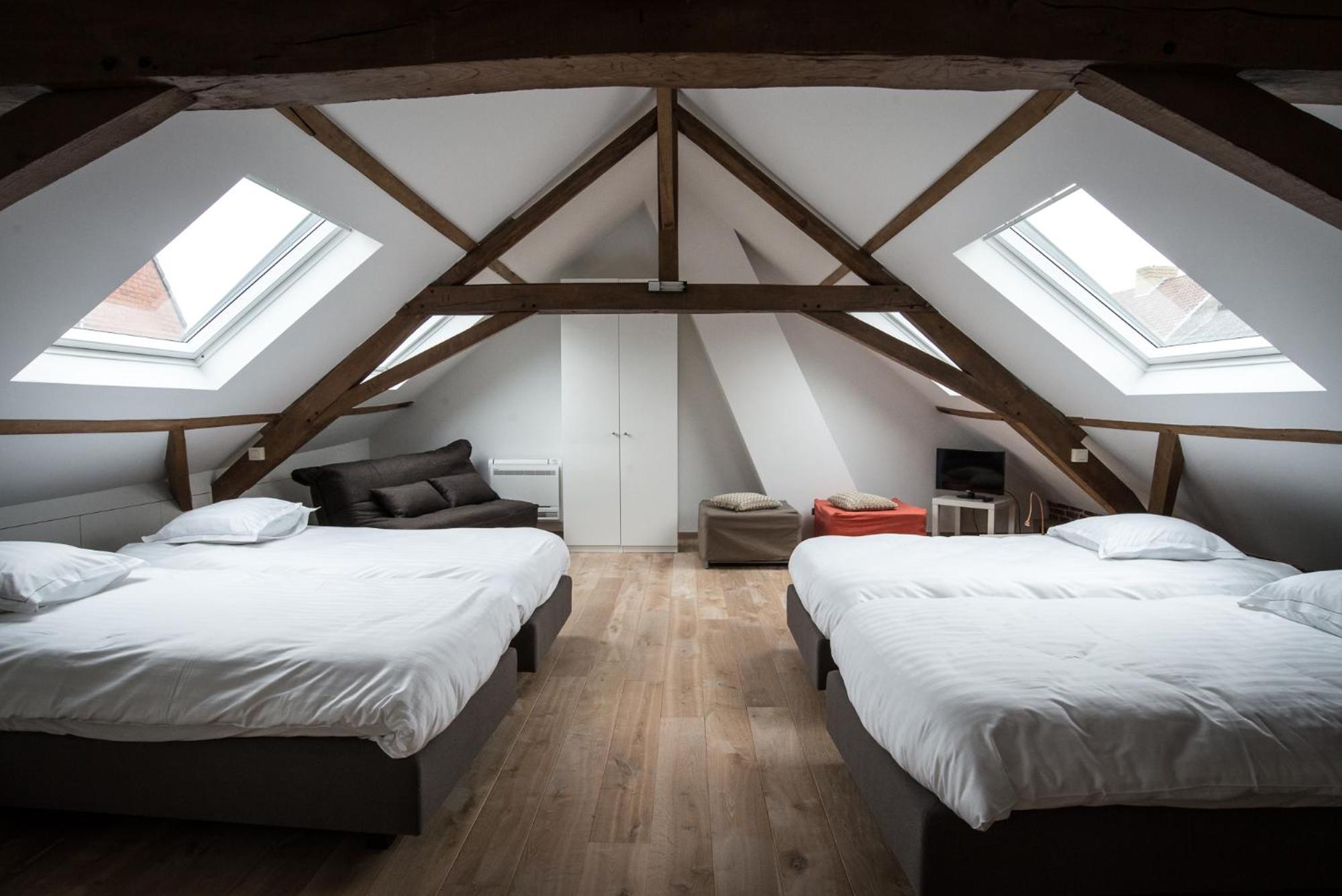 Twin Room with Extra Bed photo 2