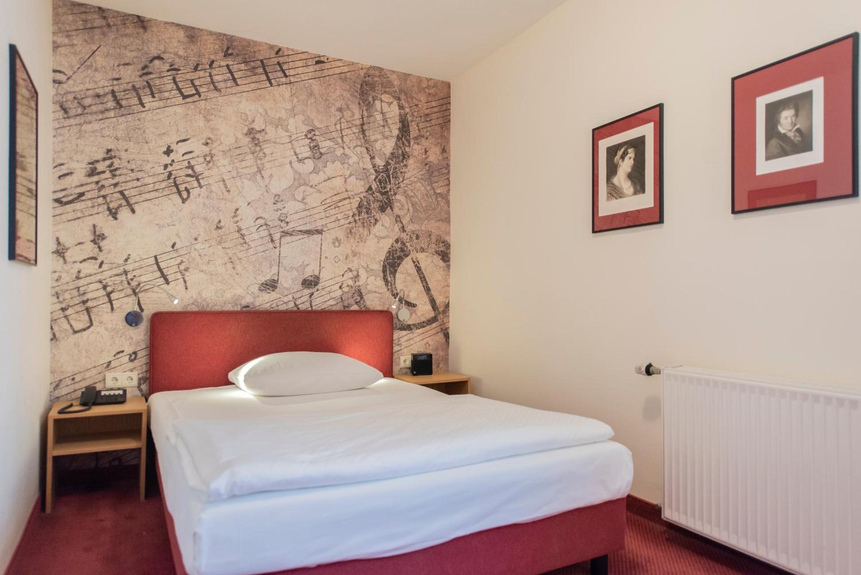 Economy Double Room photo 1