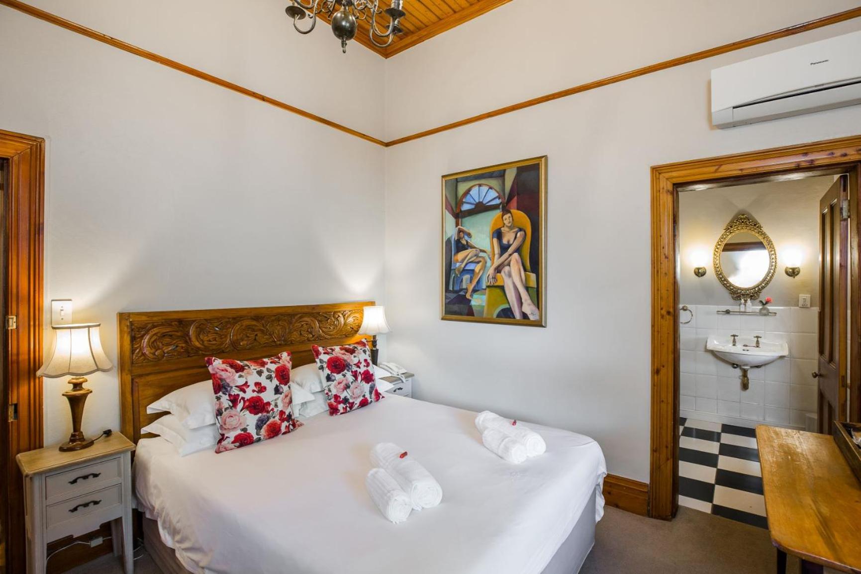 Standard Double Room - Photo 3