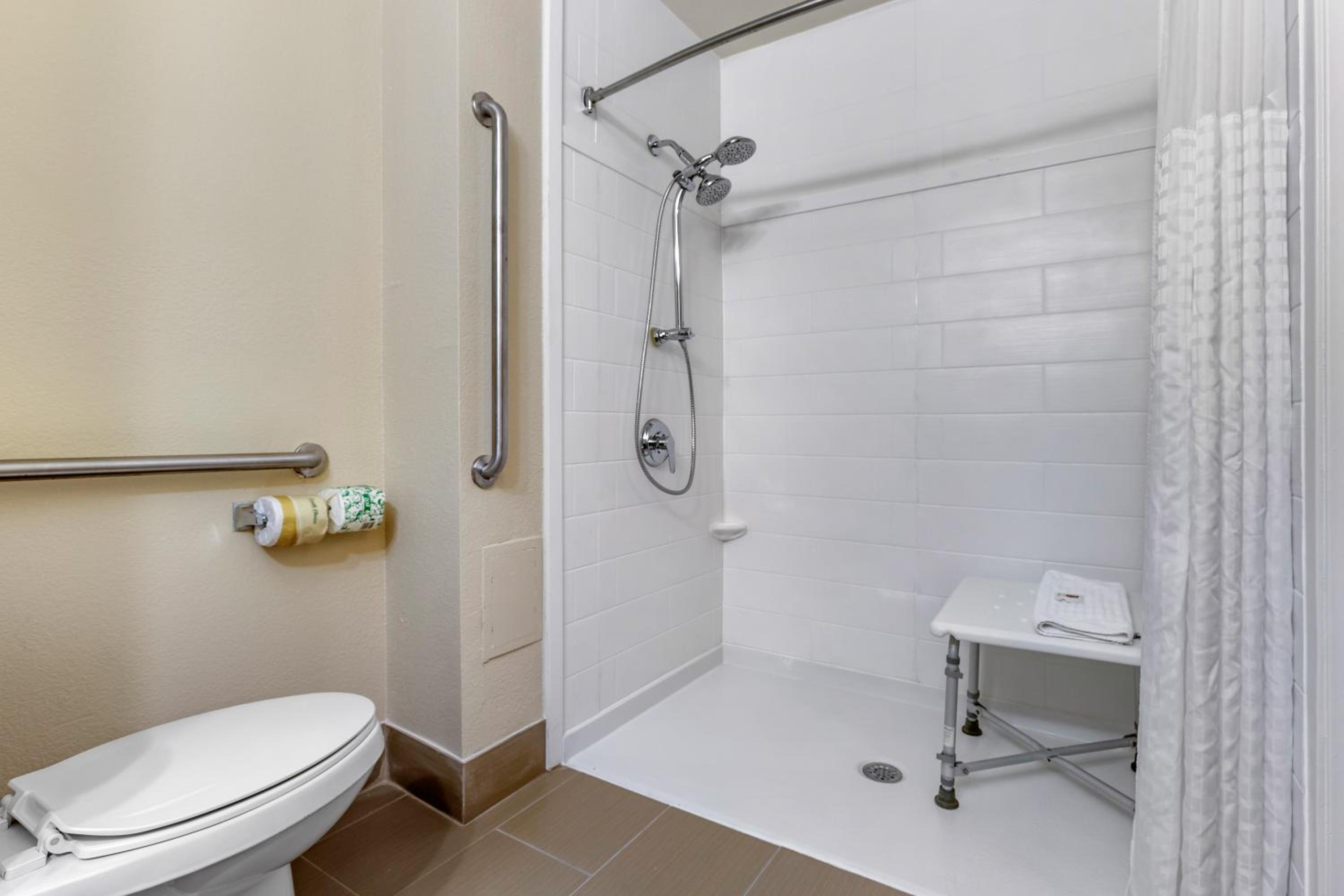 King Room - Disability Access/Non-Smoking photo 2