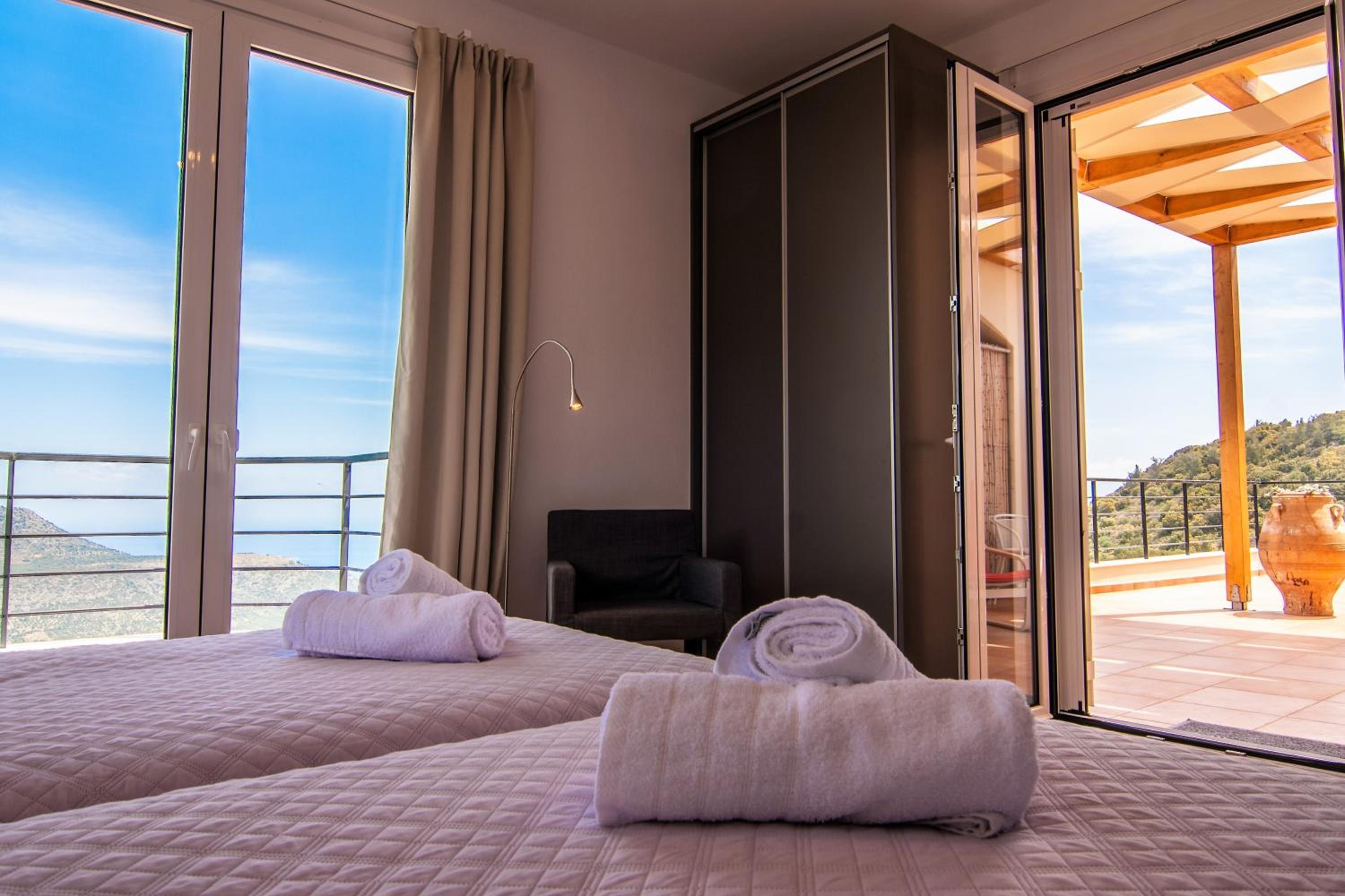 Deluxe Twin Room with Sea View