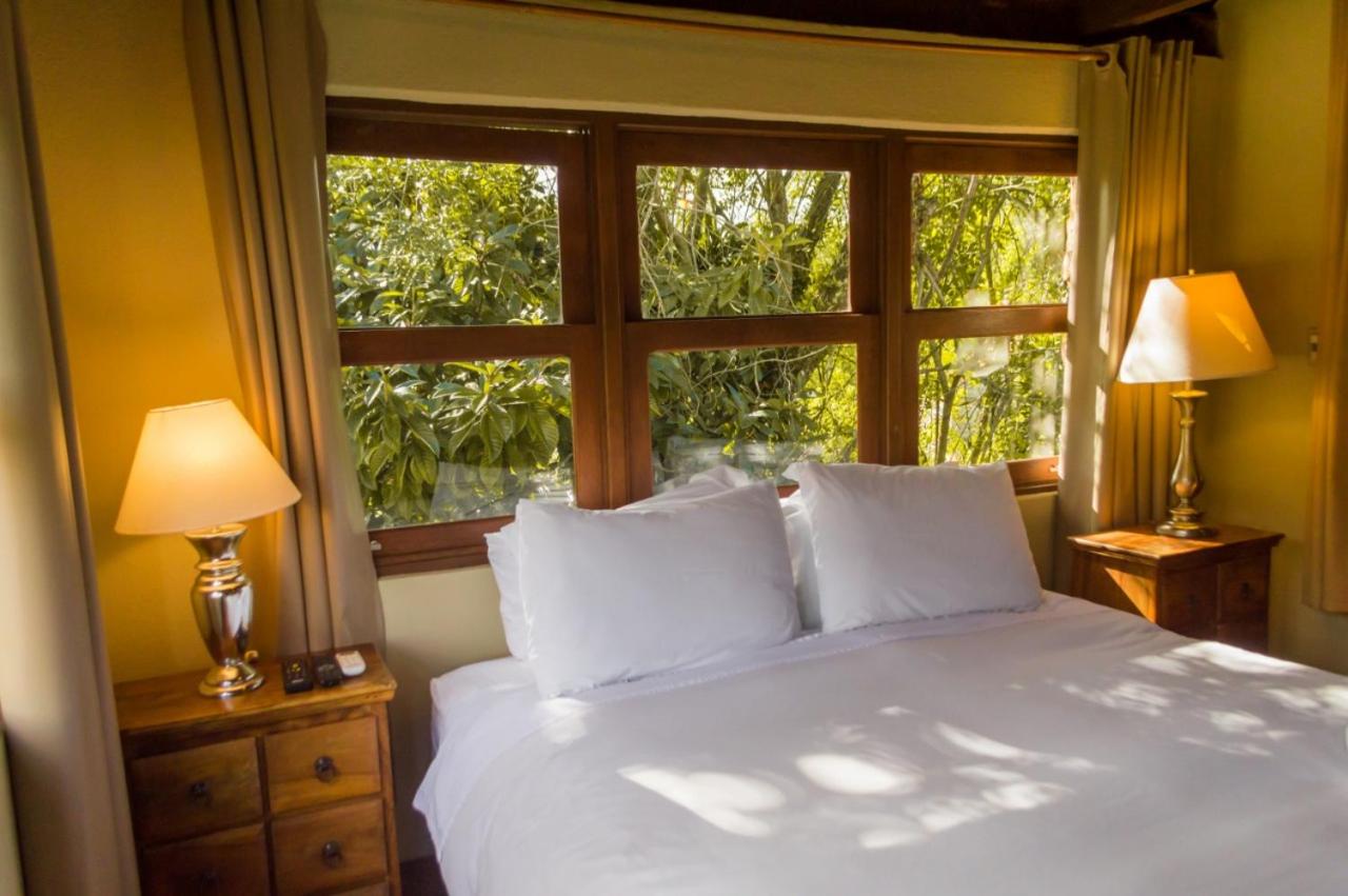 Superior Double Suite with Mountain View and Air Conditioner photo 3
