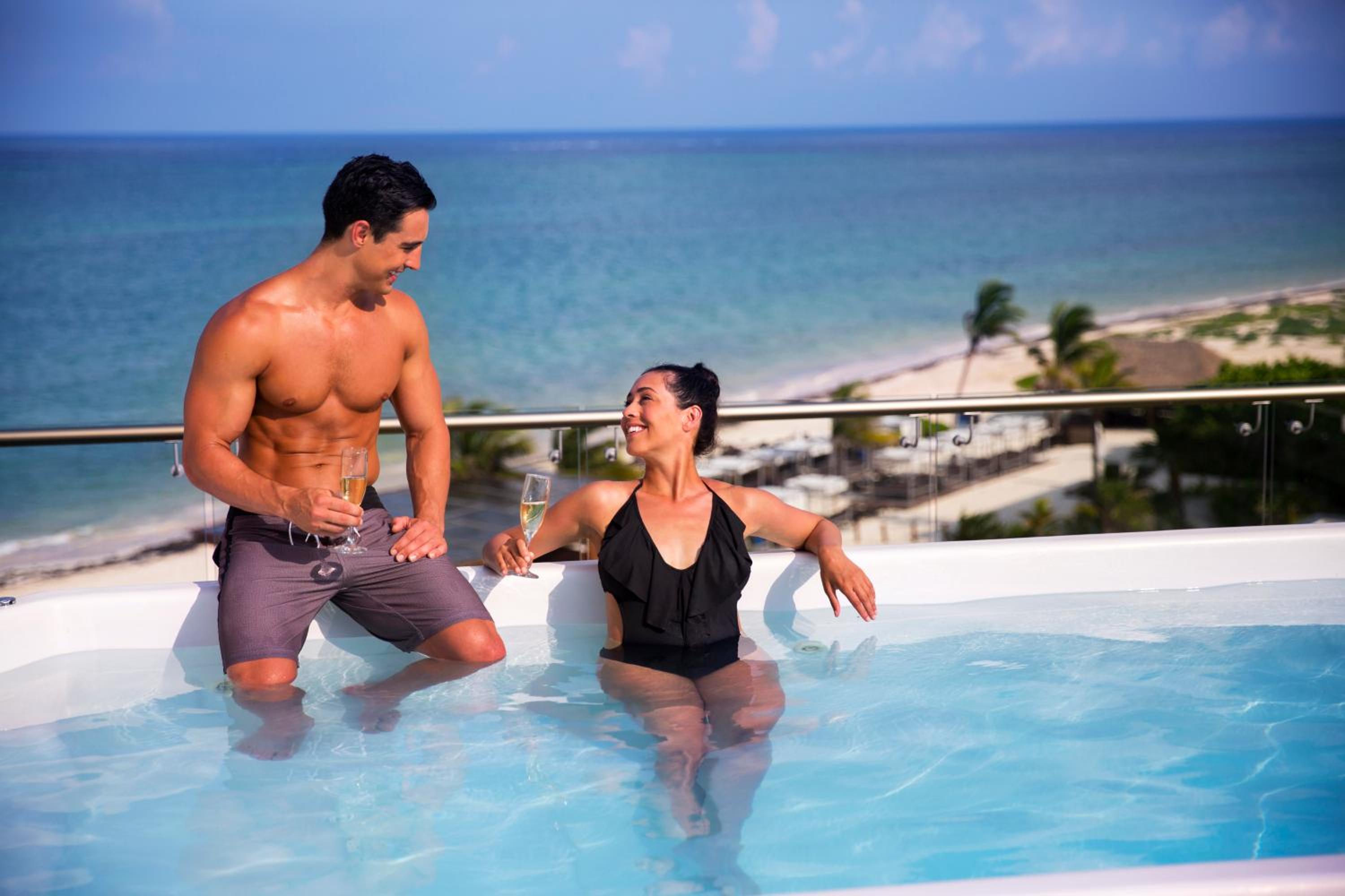 Luxury Presidential One Bedroom Suite Ocean View Rooftop Pool photo 2