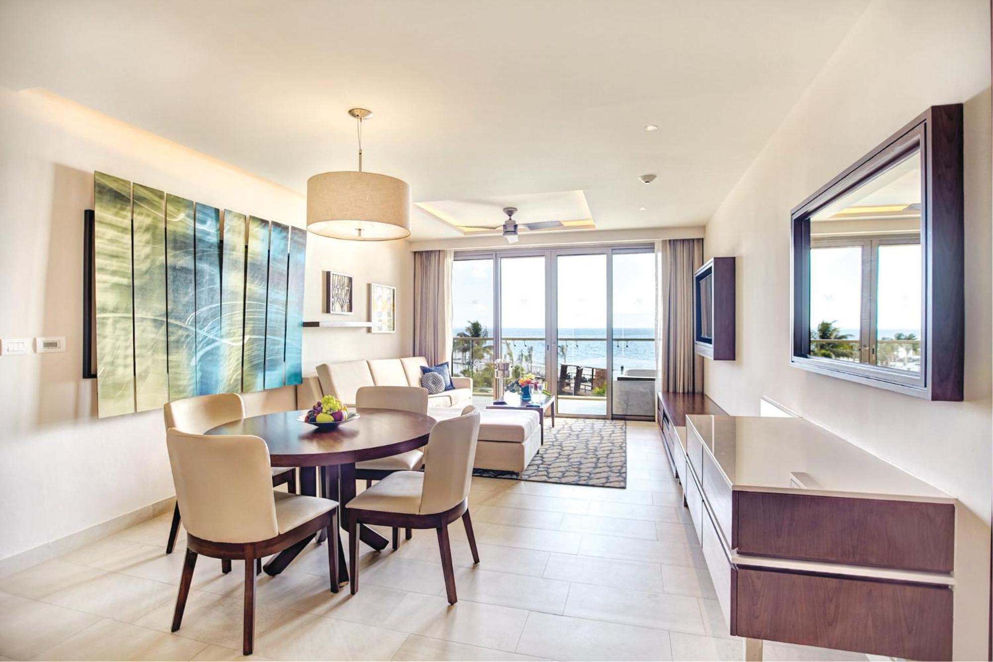 Luxury Presidential Two Bedroom Suite Ocean View photo 3