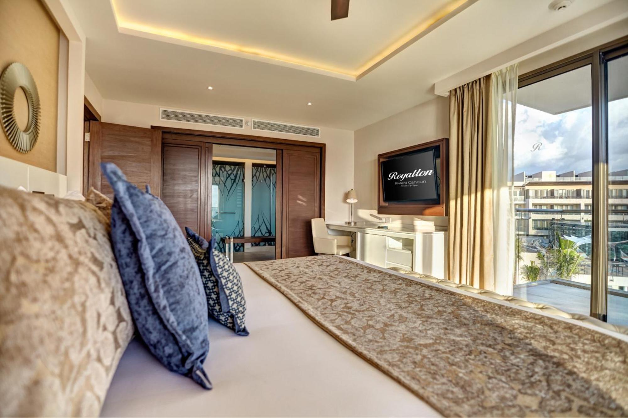 Luxury Presidential One Bedroom Suite Ocean View Diamond Club photo 2