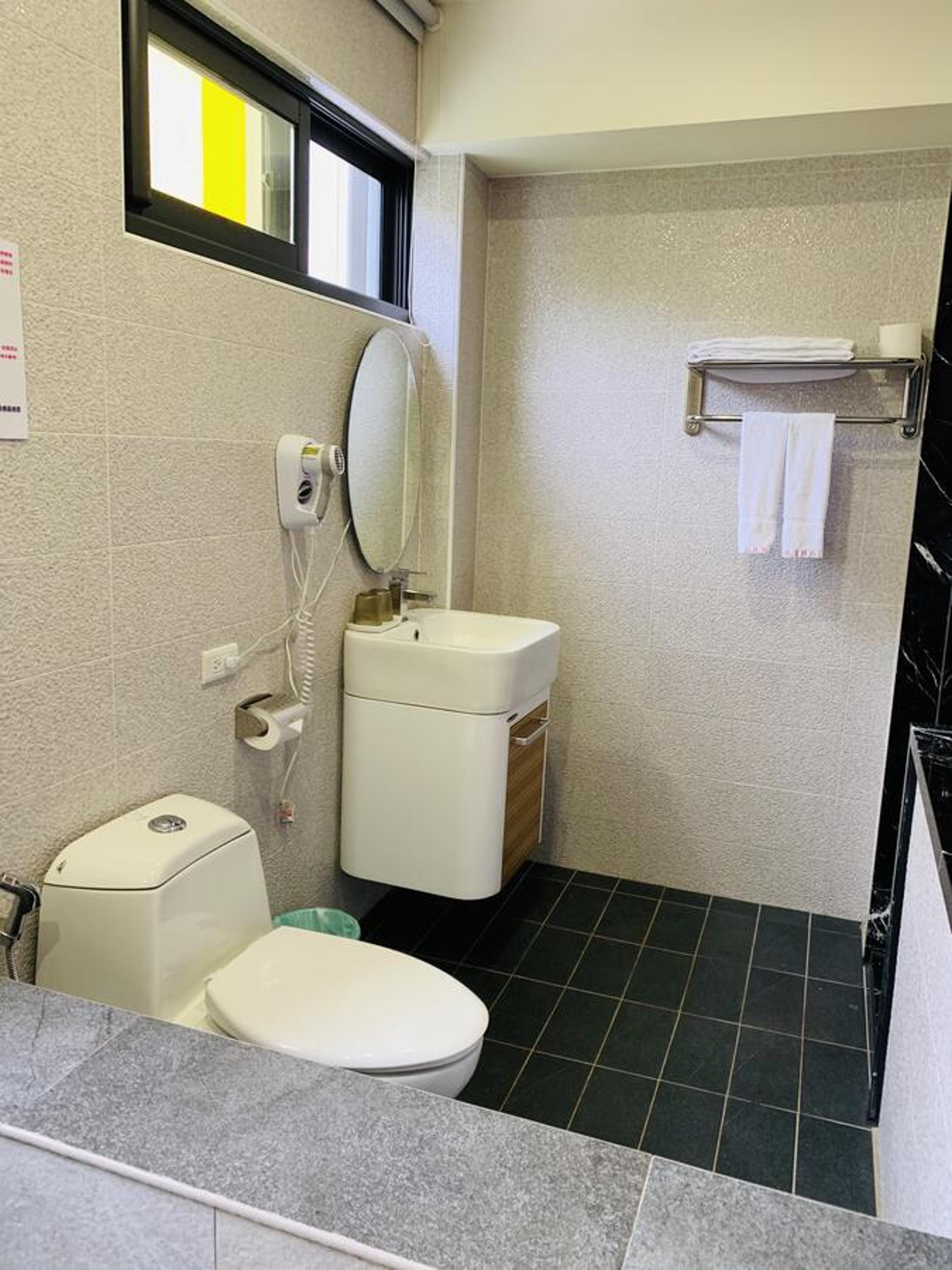 Deluxe Double Room with Bath photo 3