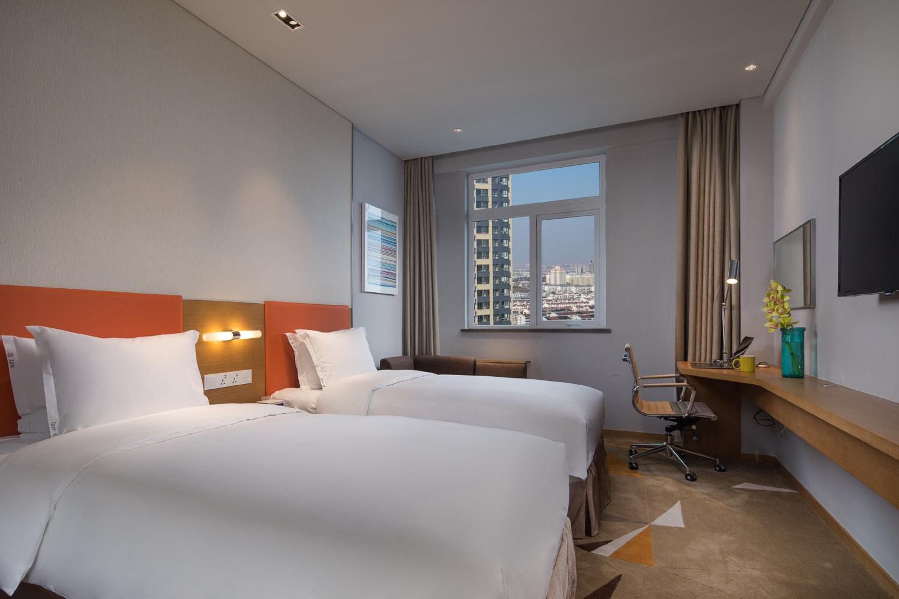 High Floor Standard Twin Room