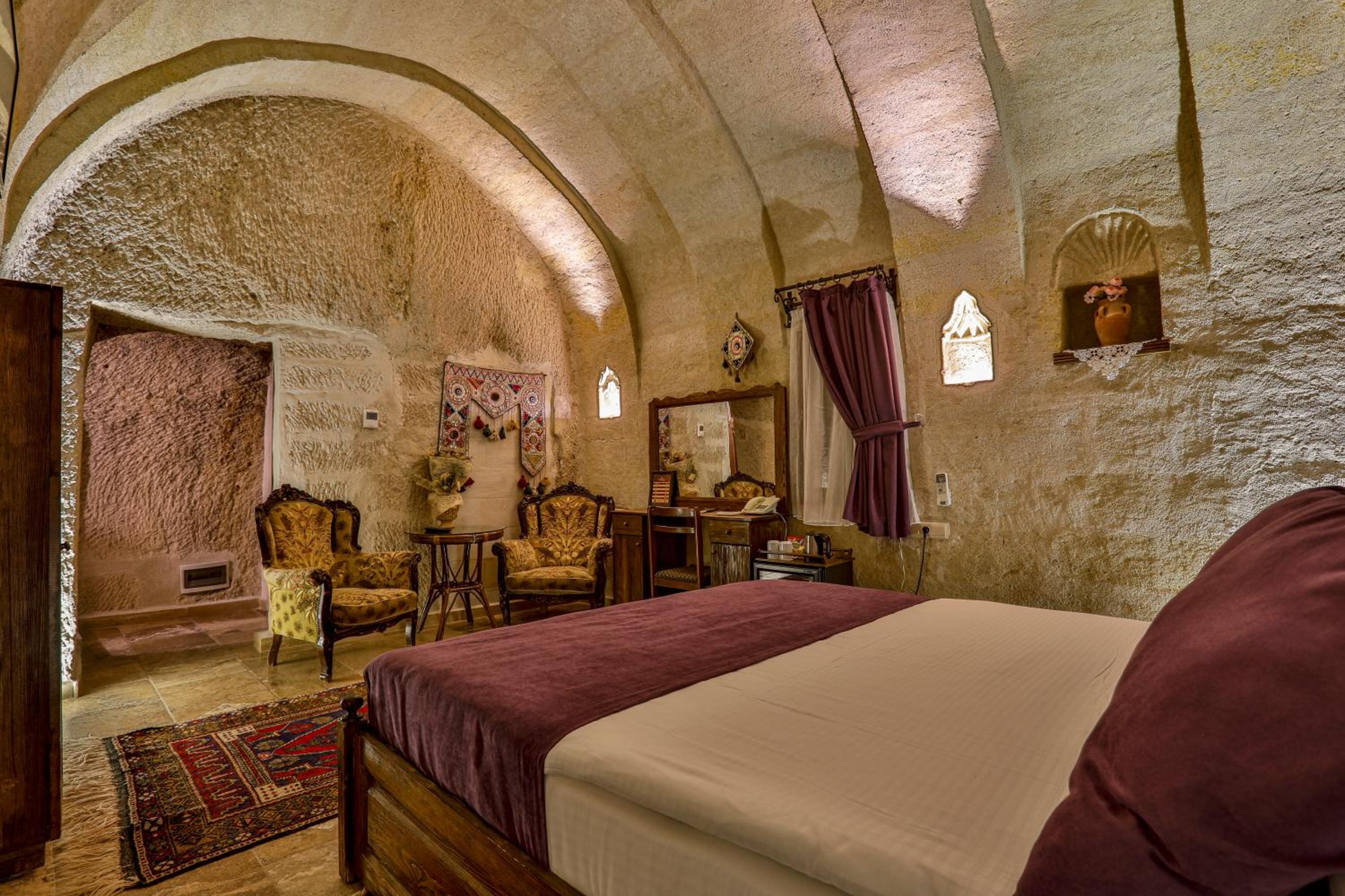 Superior Double Arch Room