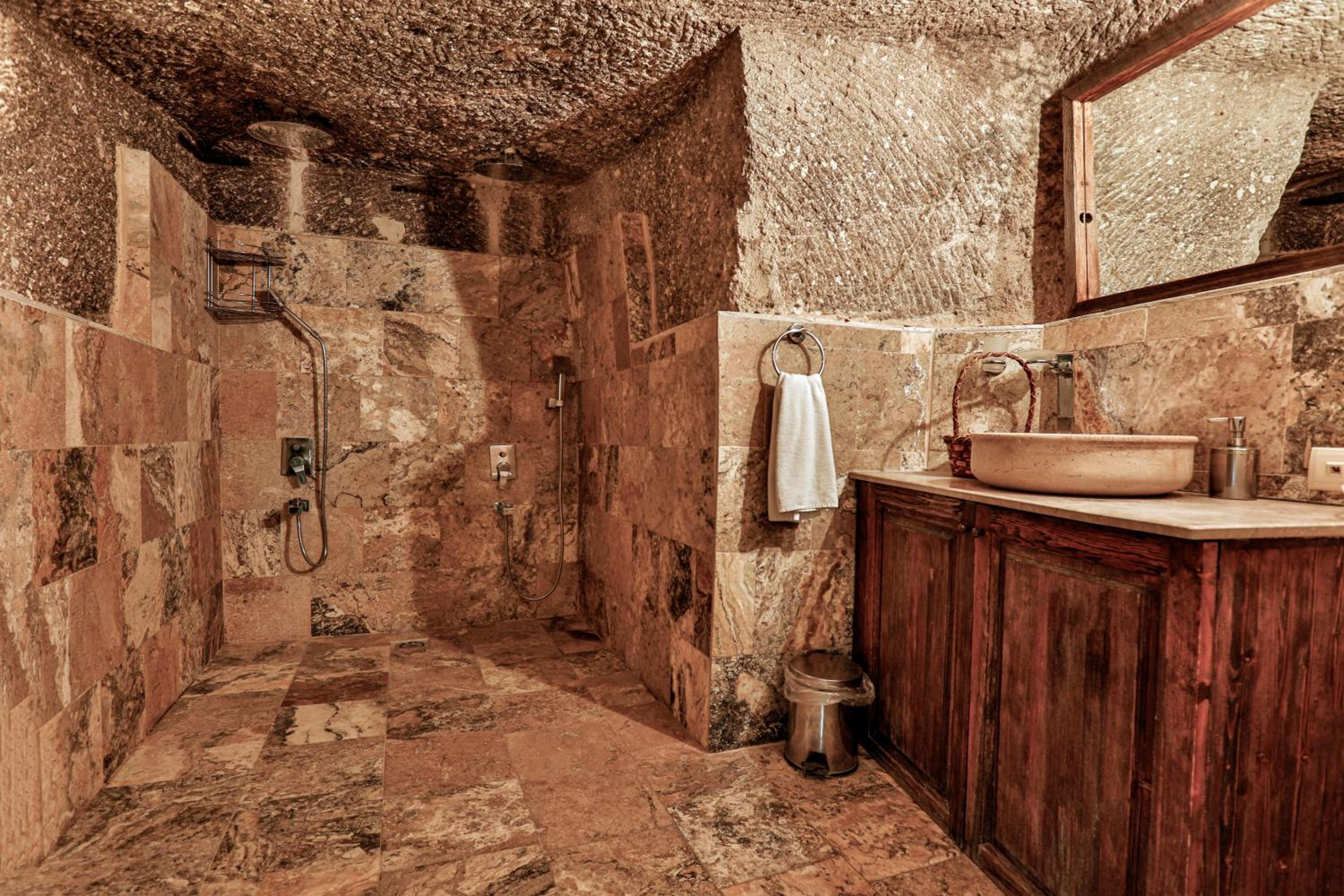 Honeymoon Cave photo 2