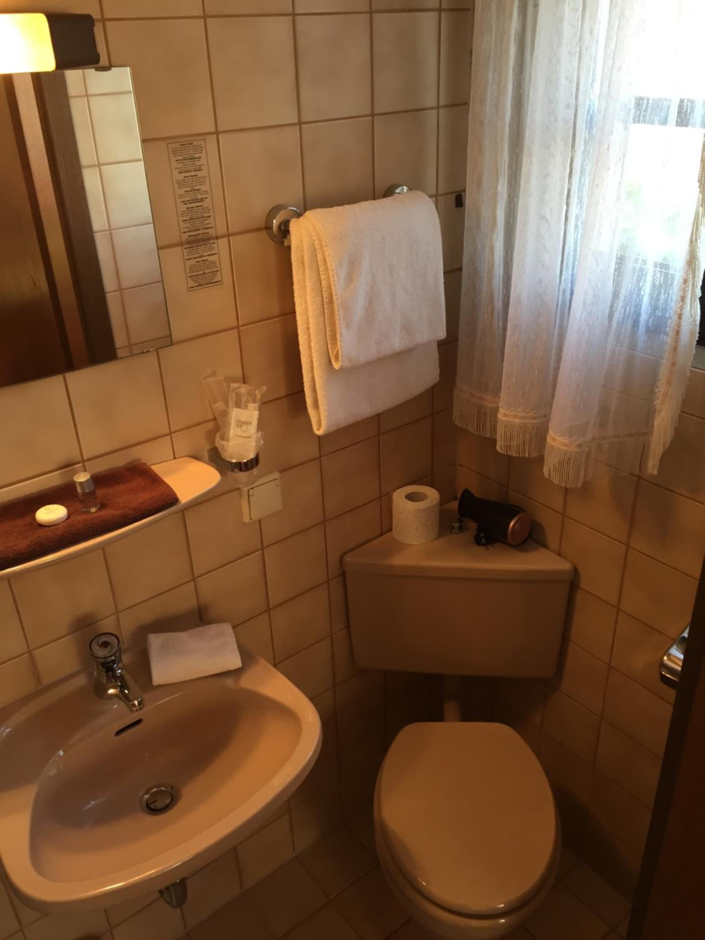 Single Room photo 2